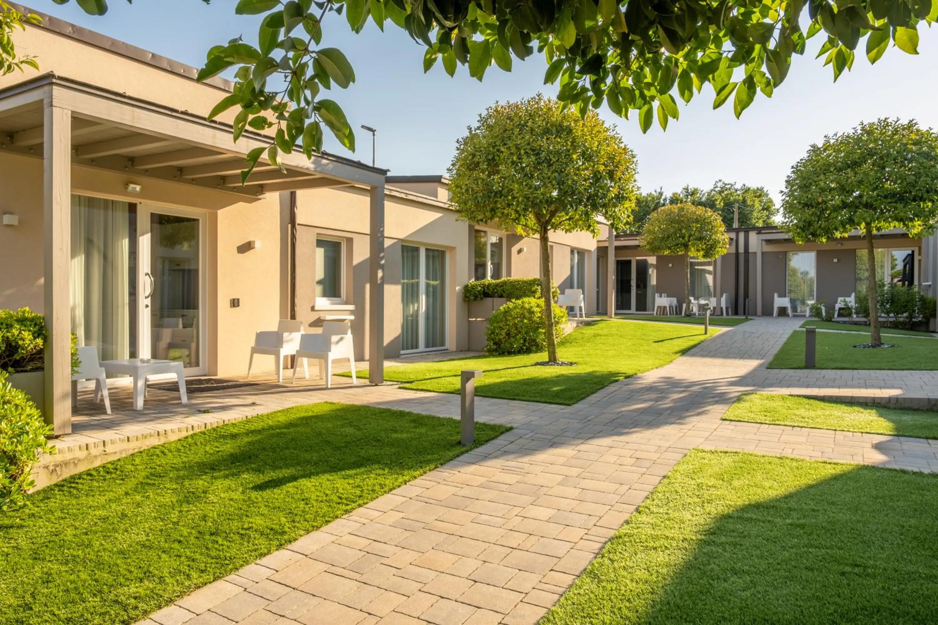 Garden in Aurora ApartHotel