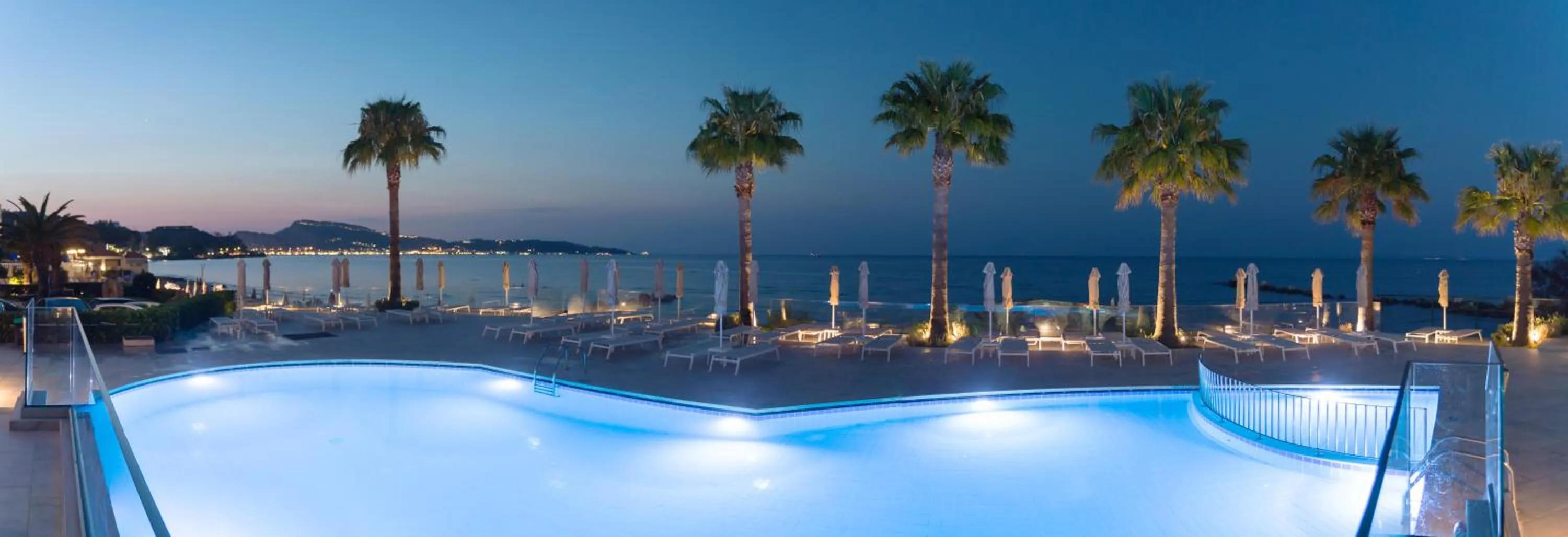 Swimming pool in Xenos Kamara Beach