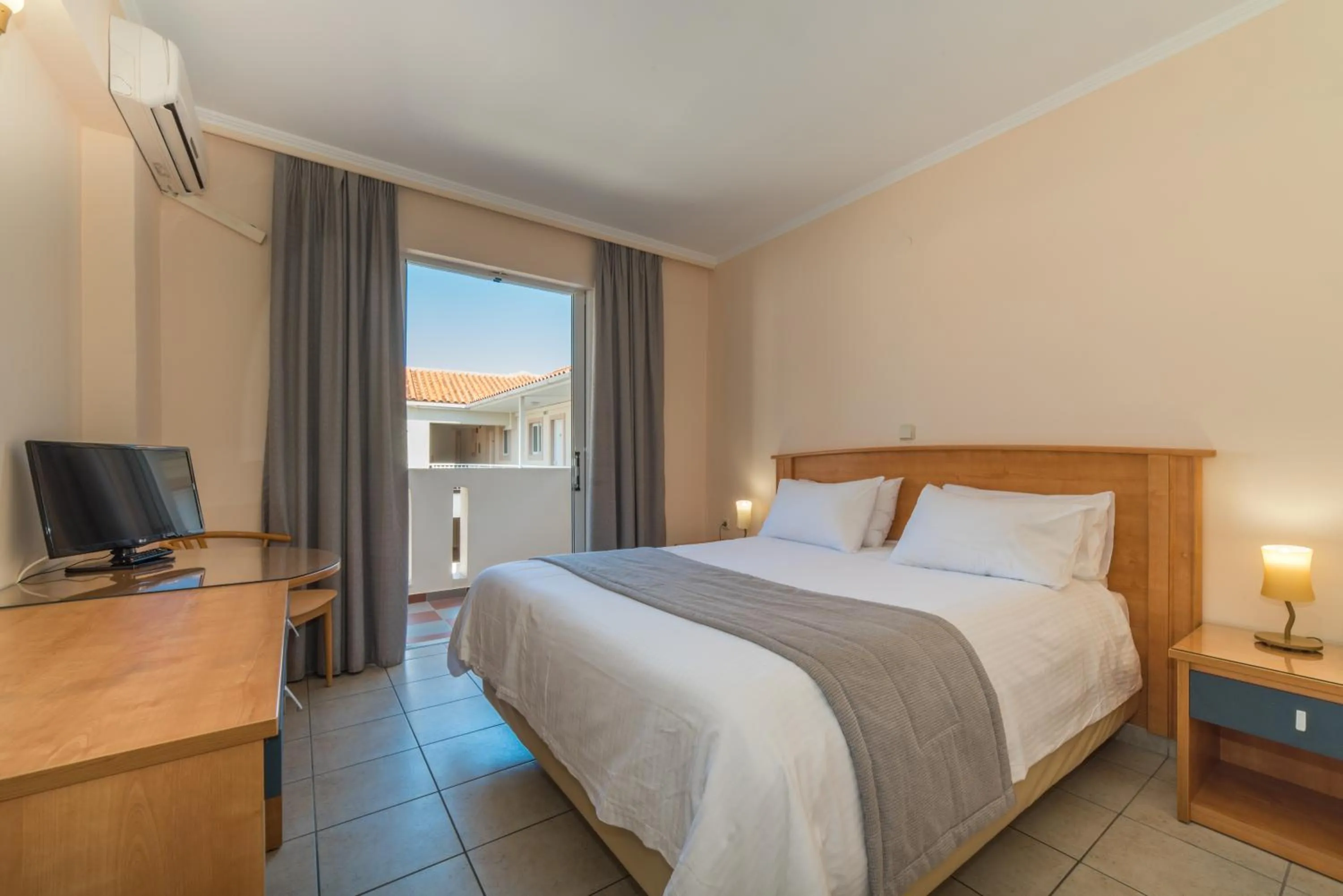 Bedroom, Bed in Xenos Kamara Beach