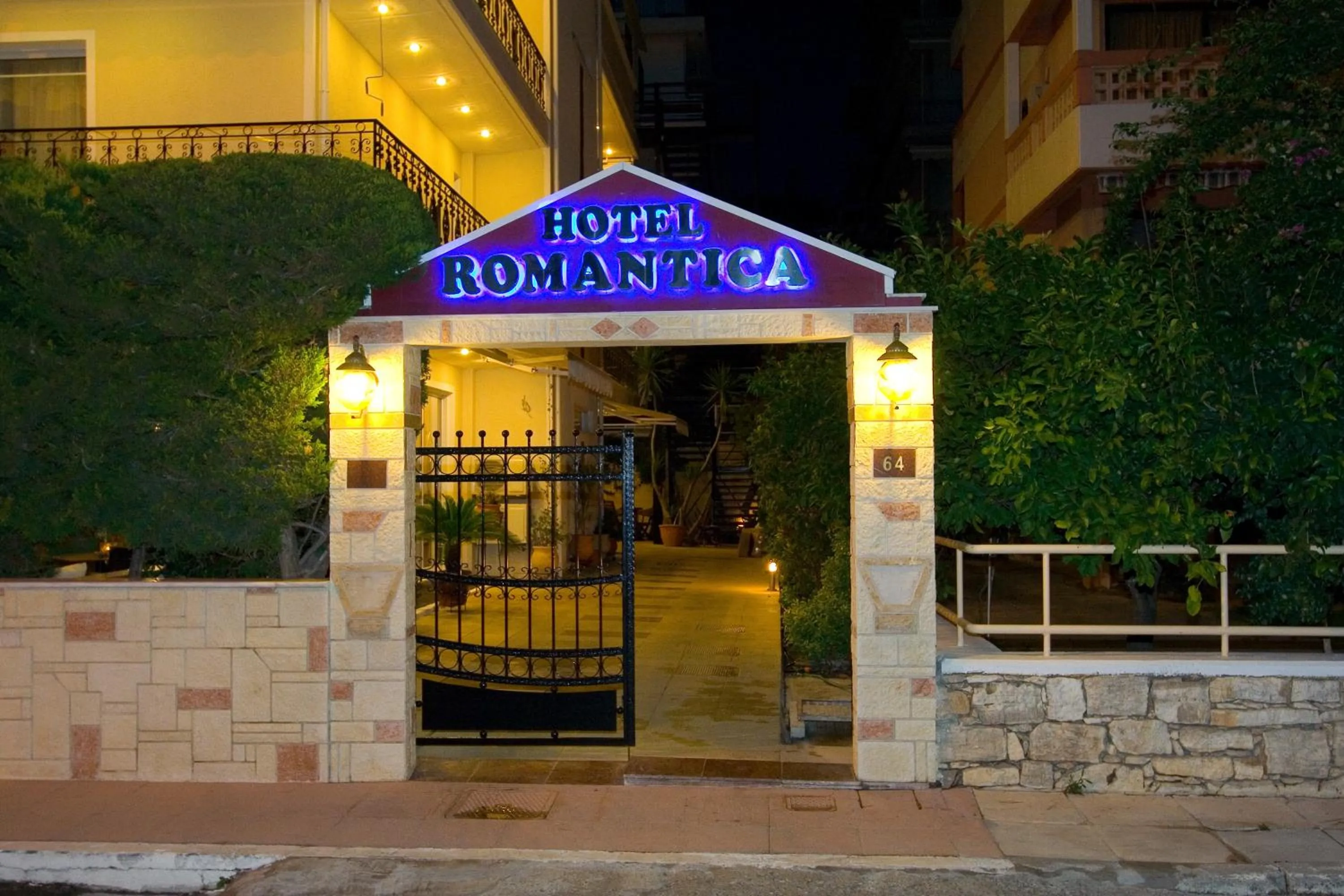 Facade/entrance in Hotel Romantica