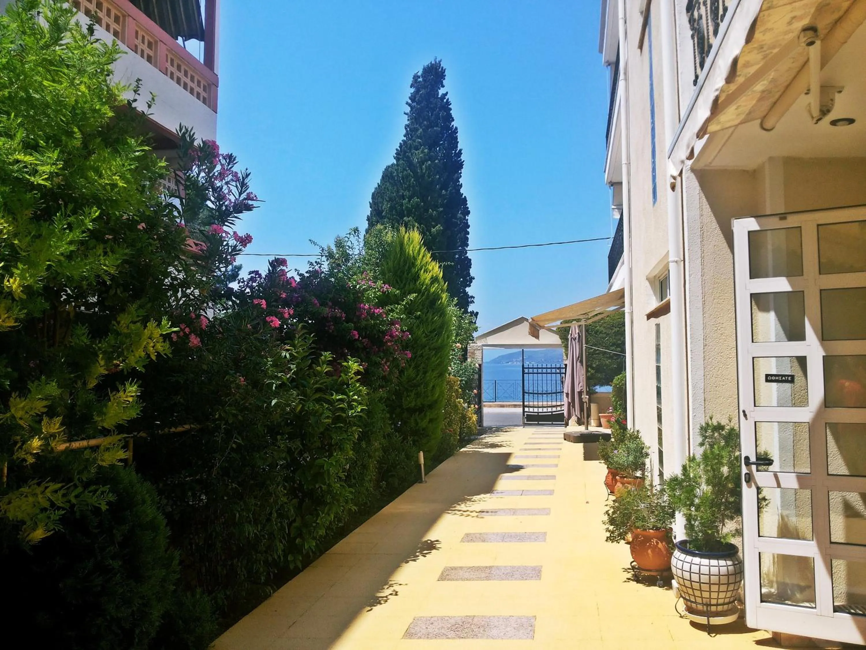 Facade/entrance in Hotel Romantica