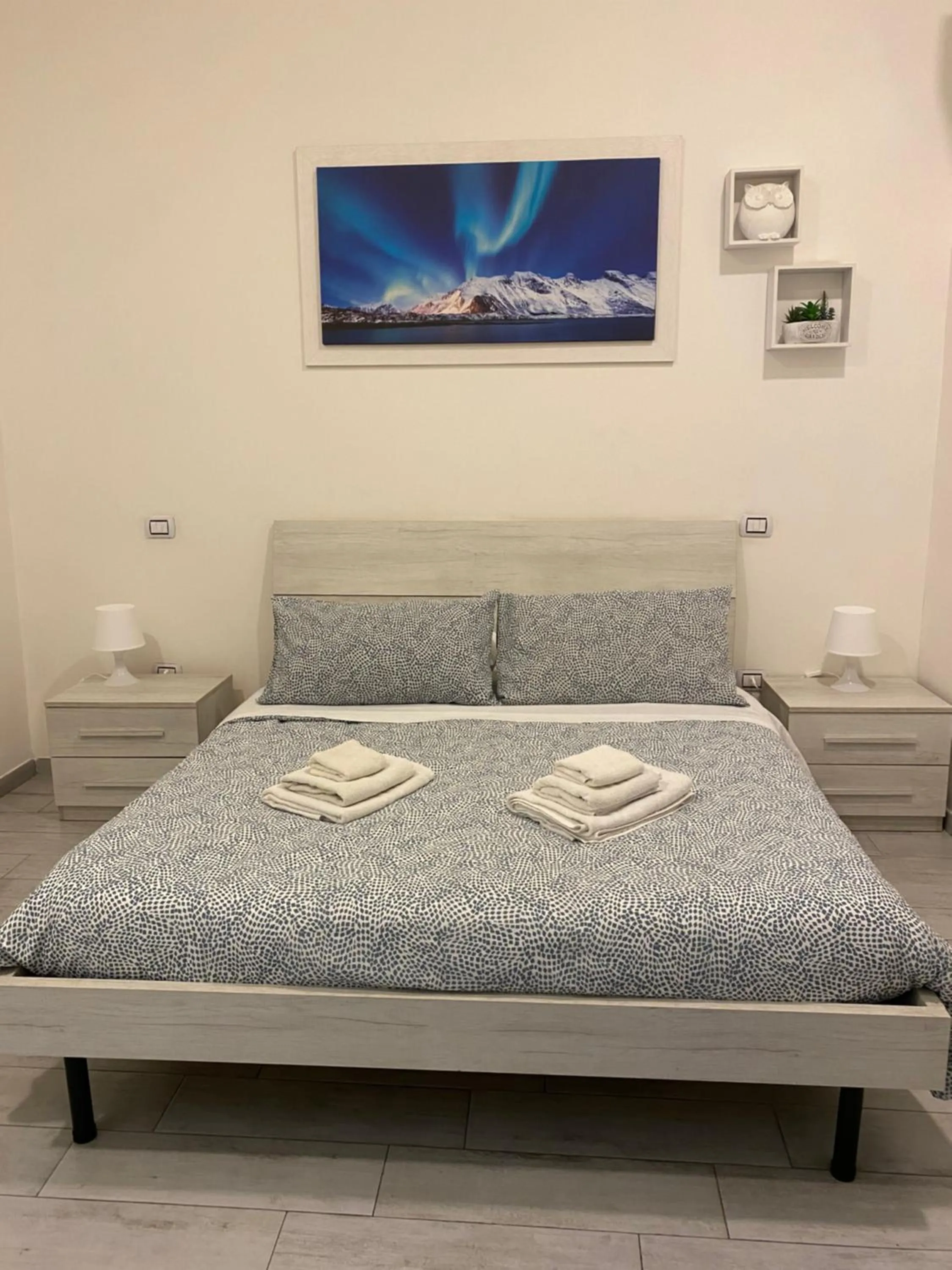 Photo of the whole room, Bed in Amare Napoli