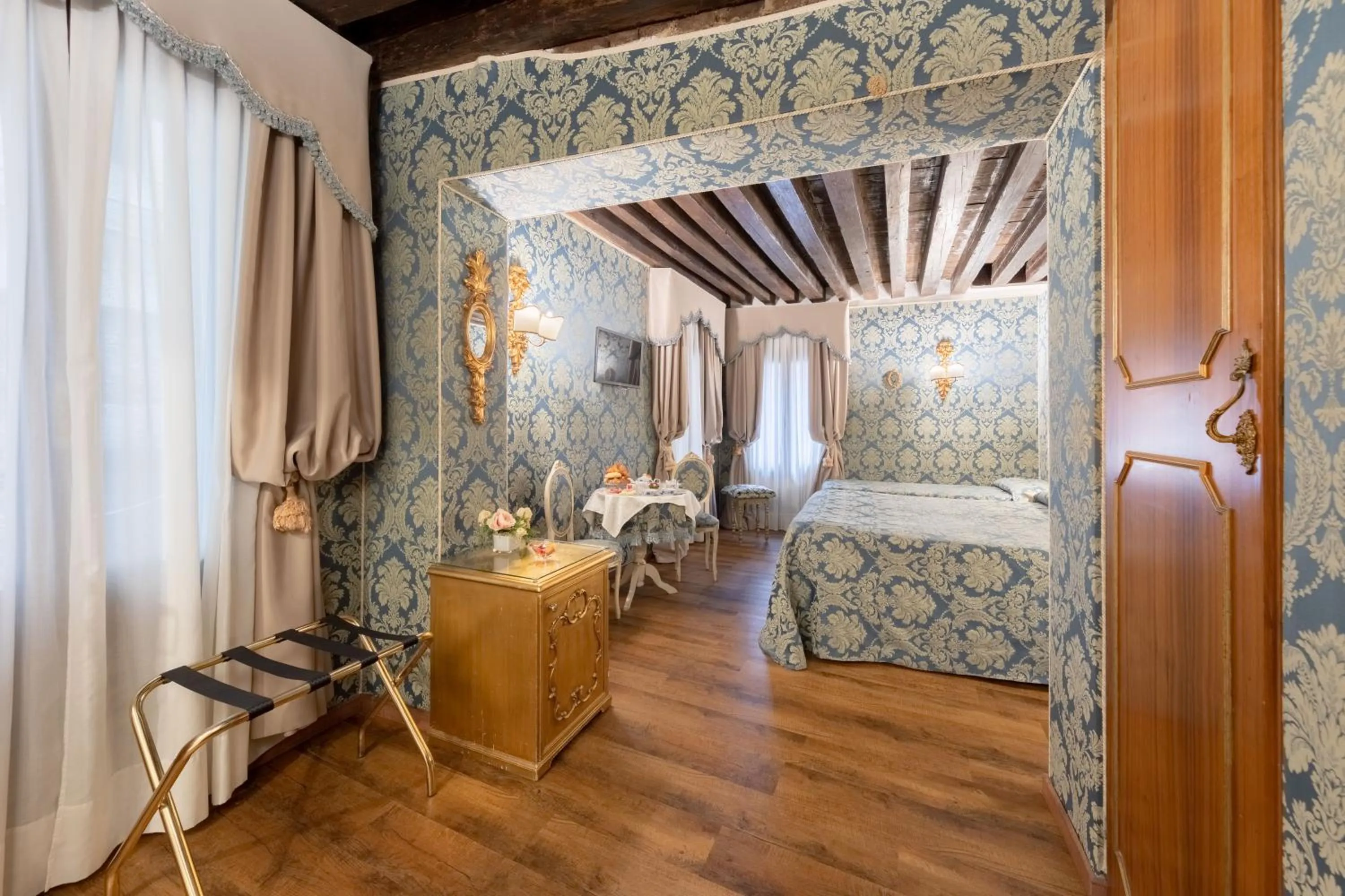 Photo of the whole room, Bed in Residenza La Loggia