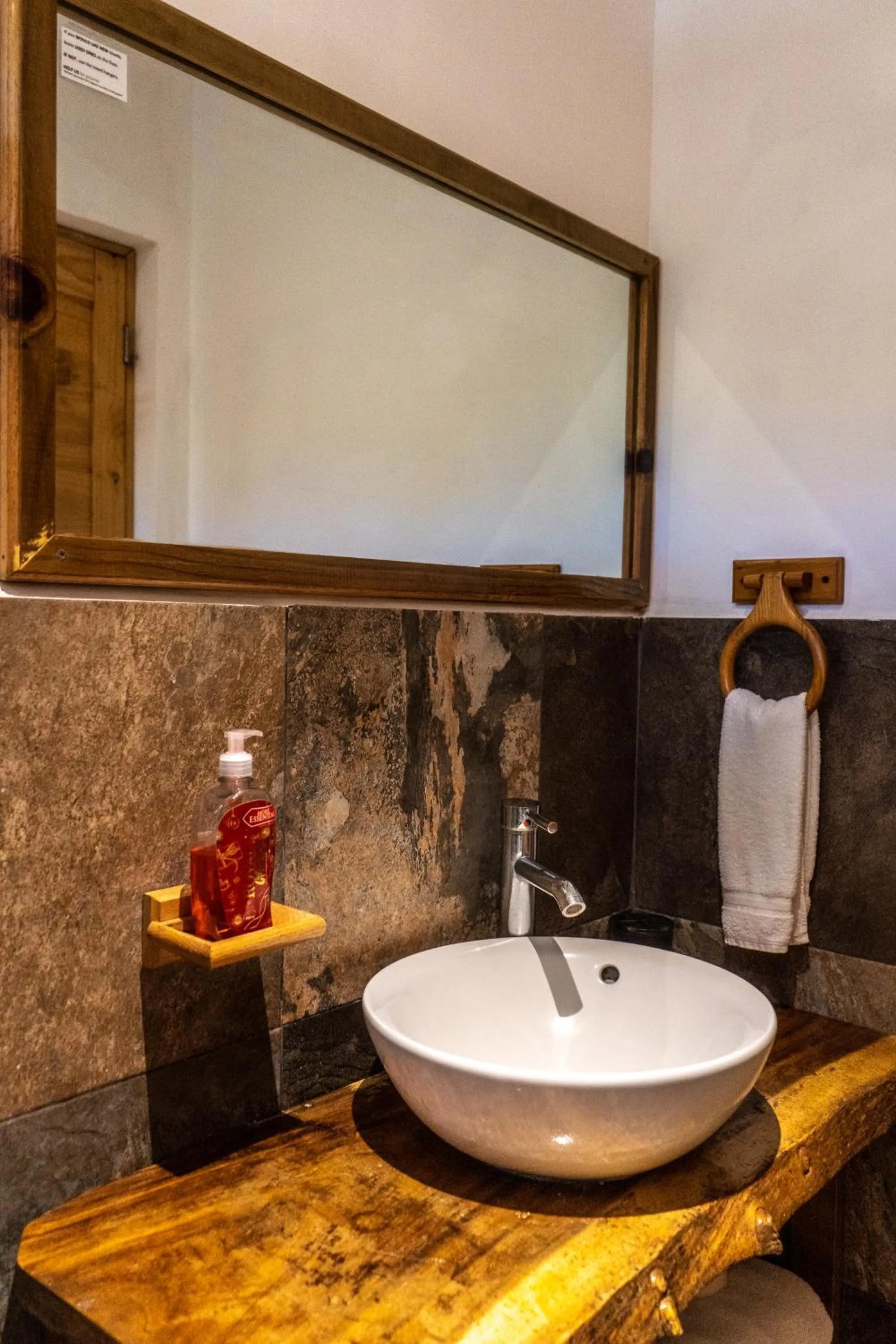 Bathroom in Hotel Michanti