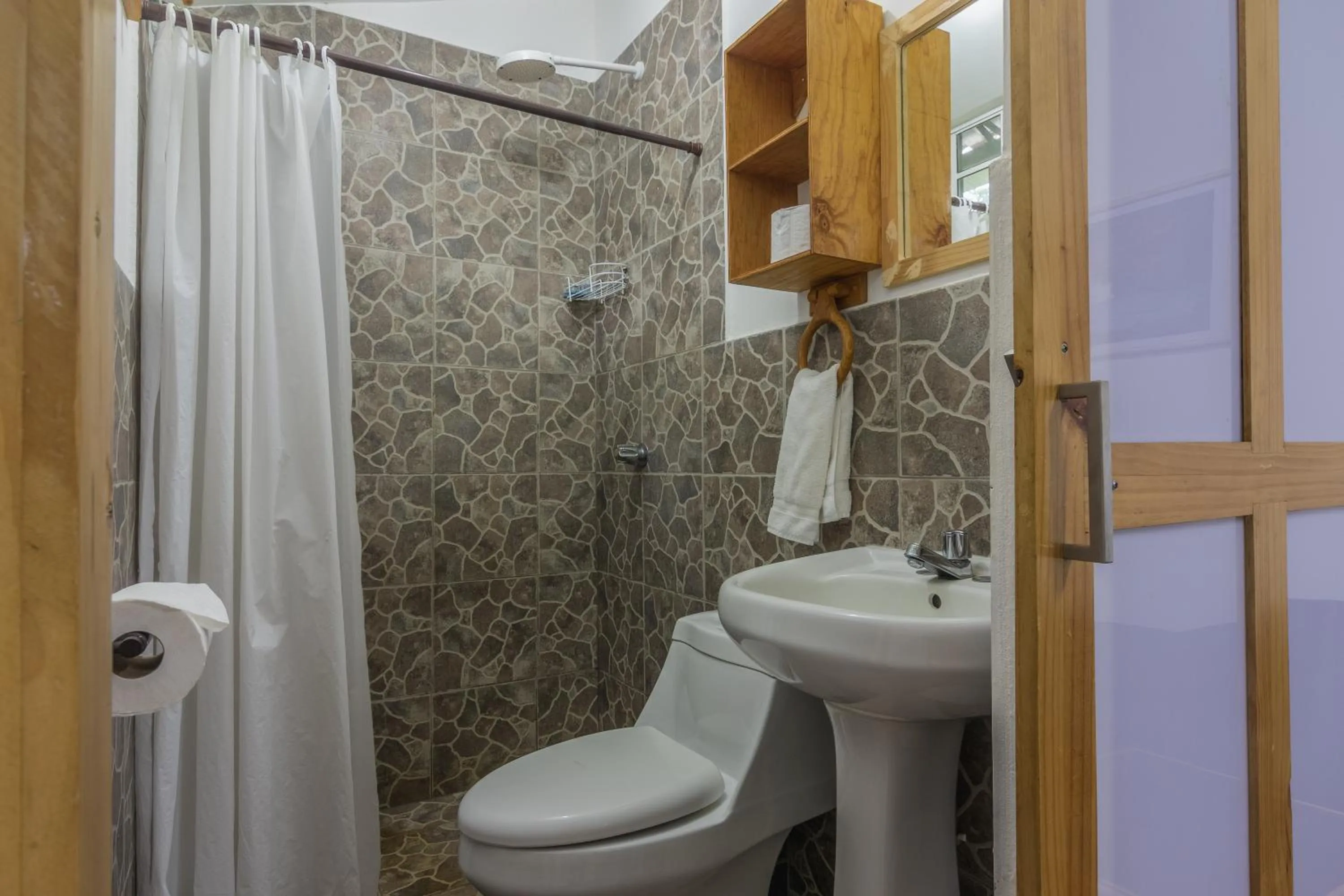 Bathroom in Hotel Michanti