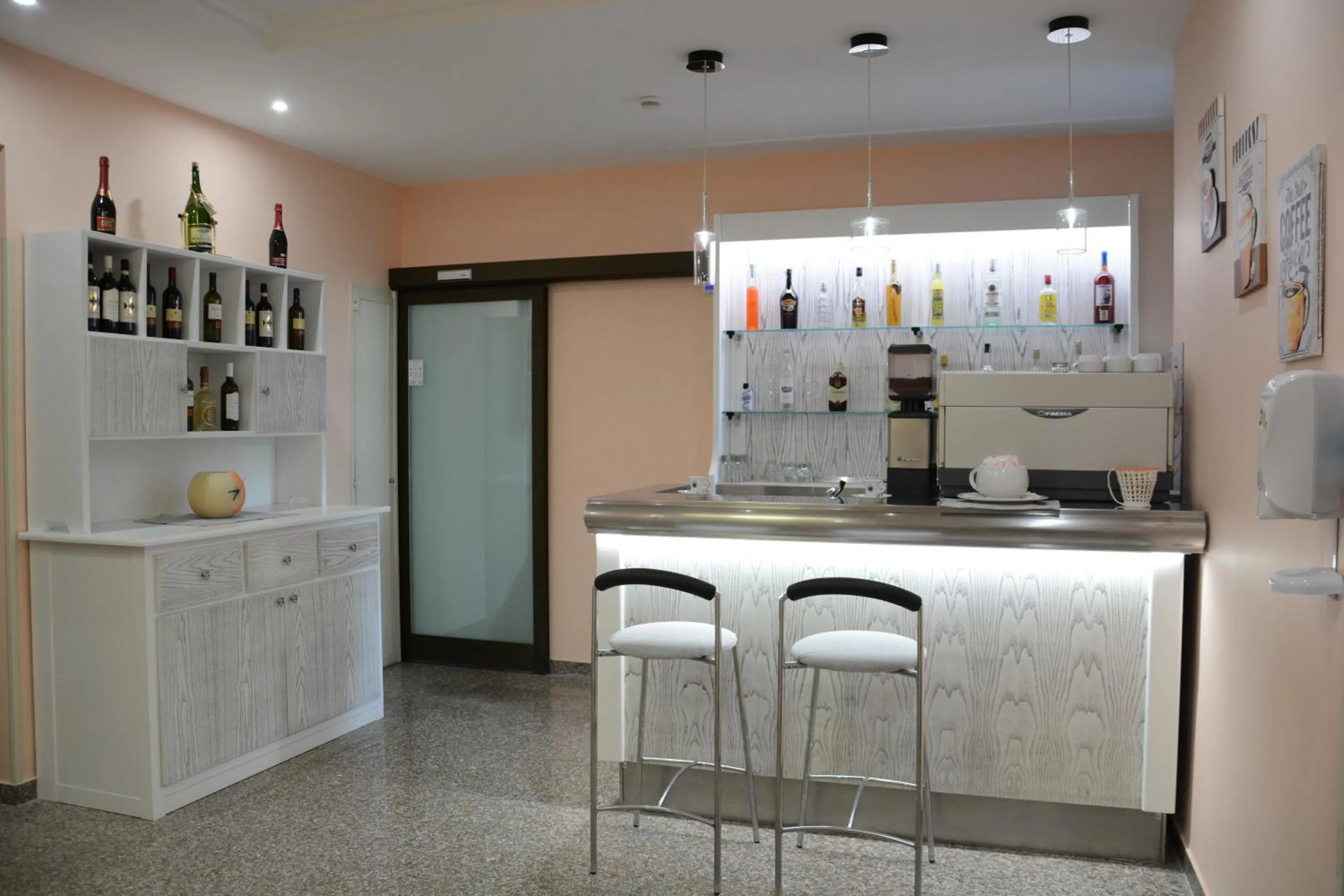 Lounge or bar in Hotel Dei Pini