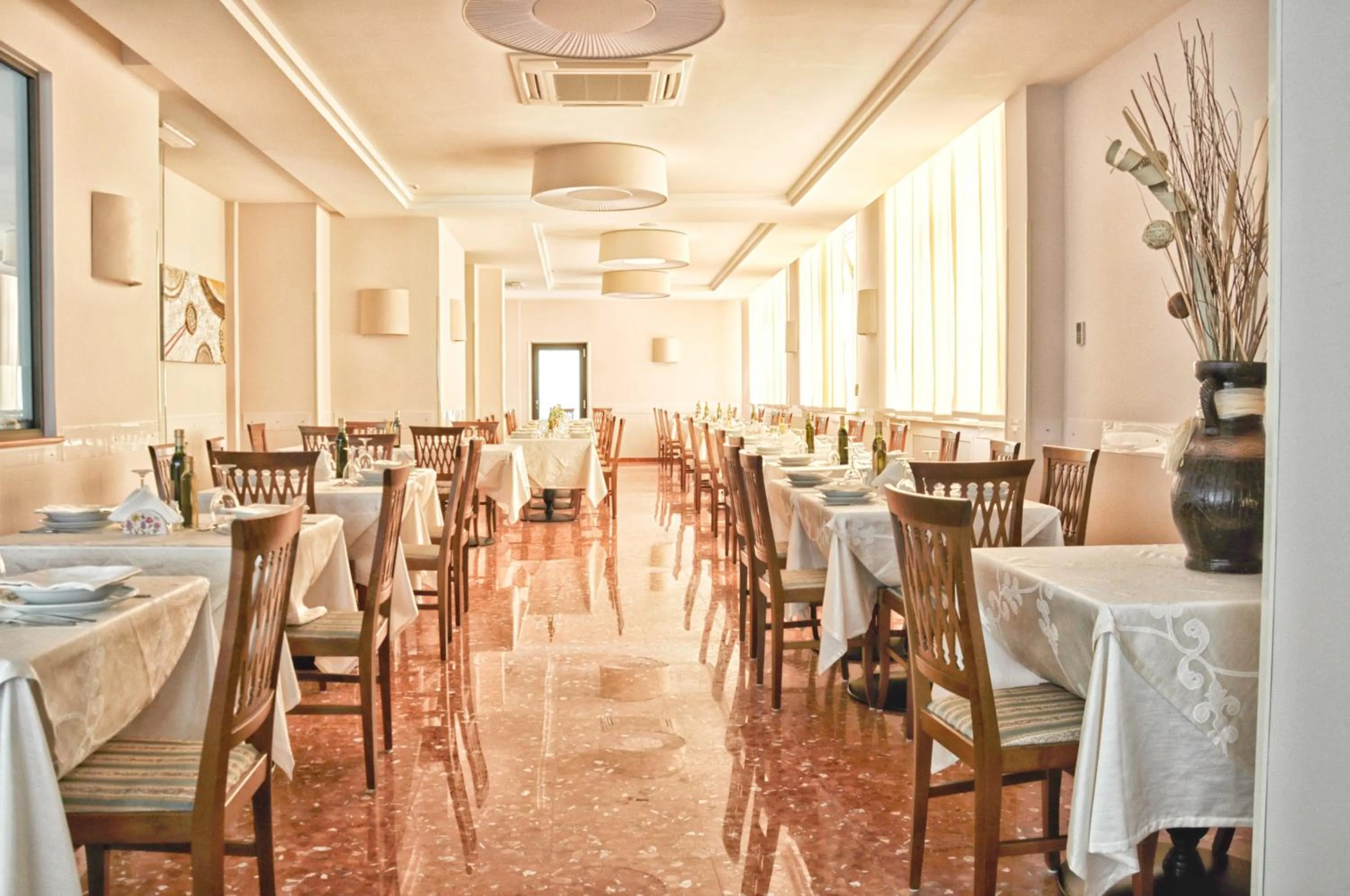 Restaurant/places to eat in Hotel Dei Pini