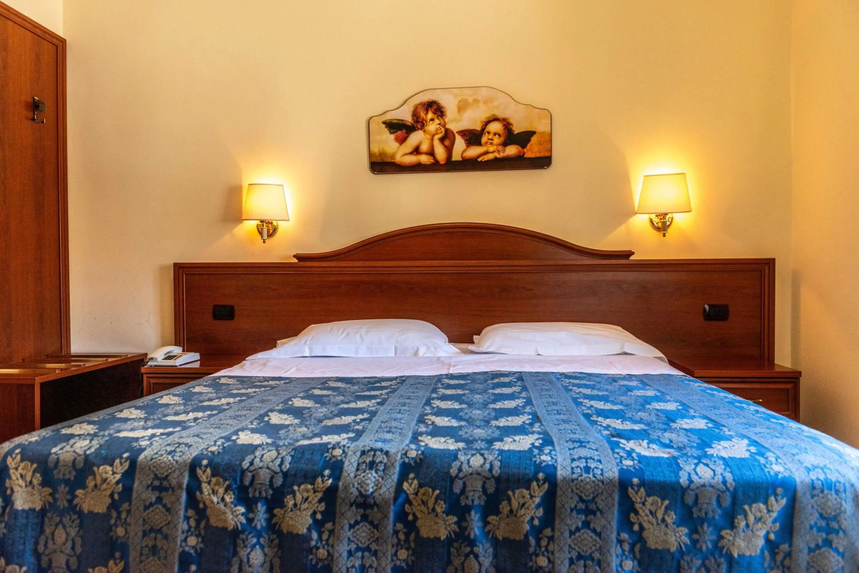 Bed in Hotel Dei Pini