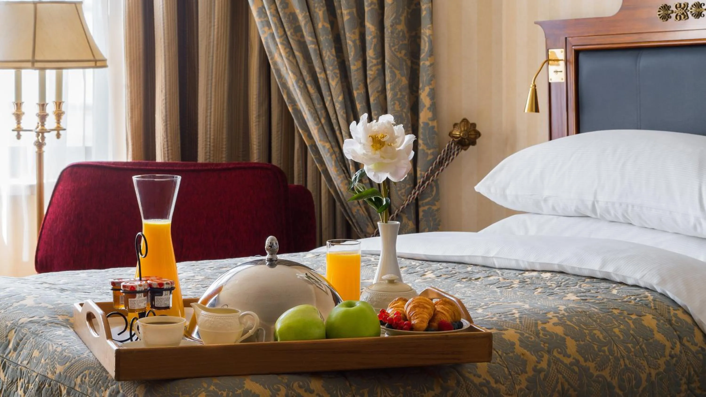 Photo of the whole room, Bed in InterContinental - Kyiv by IHG