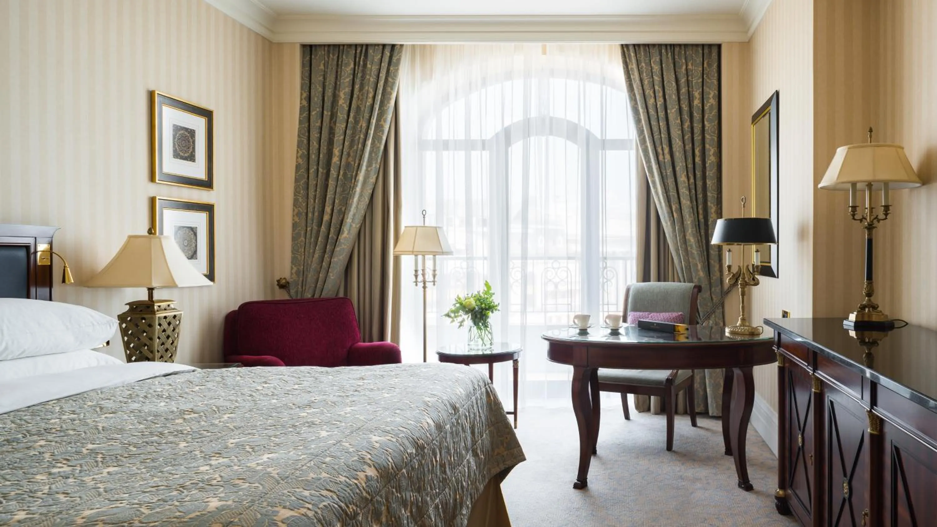 Photo of the whole room, Bed in InterContinental - Kyiv by IHG