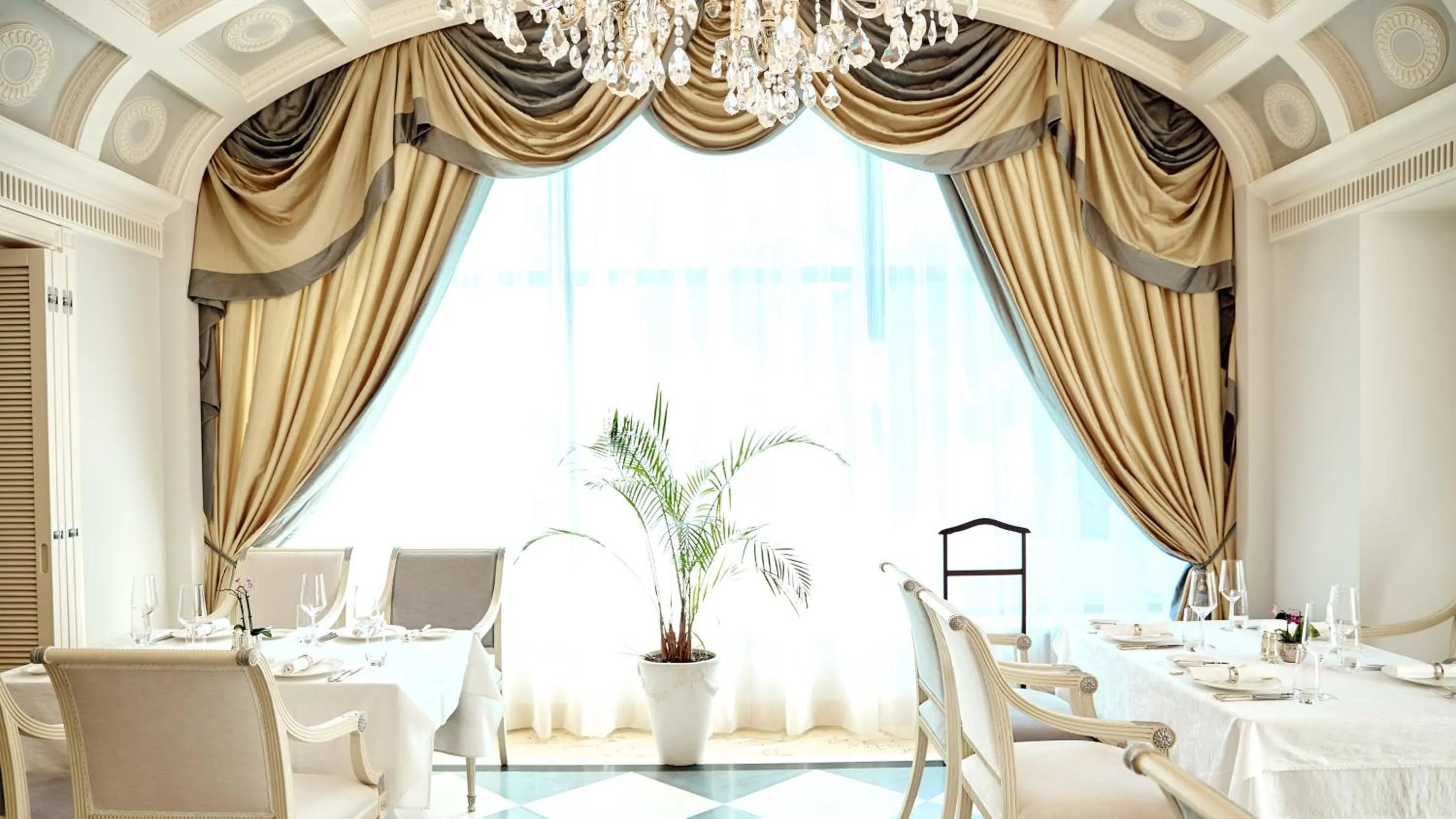 Restaurant/places to eat in InterContinental - Kyiv by IHG