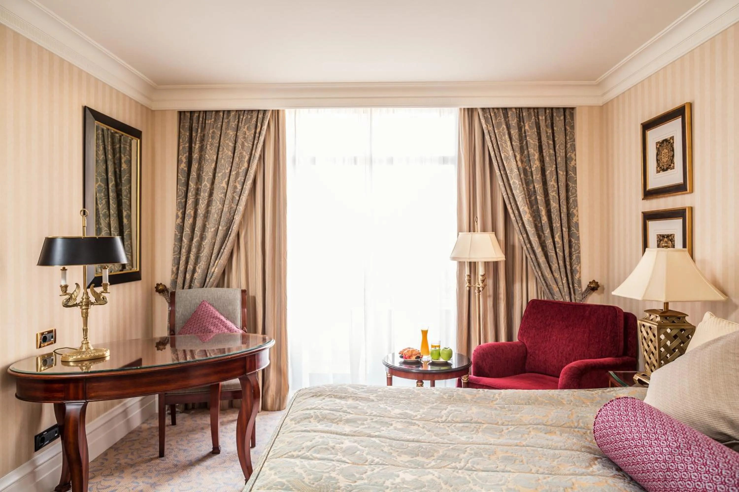 Photo of the whole room in InterContinental - Kyiv by IHG