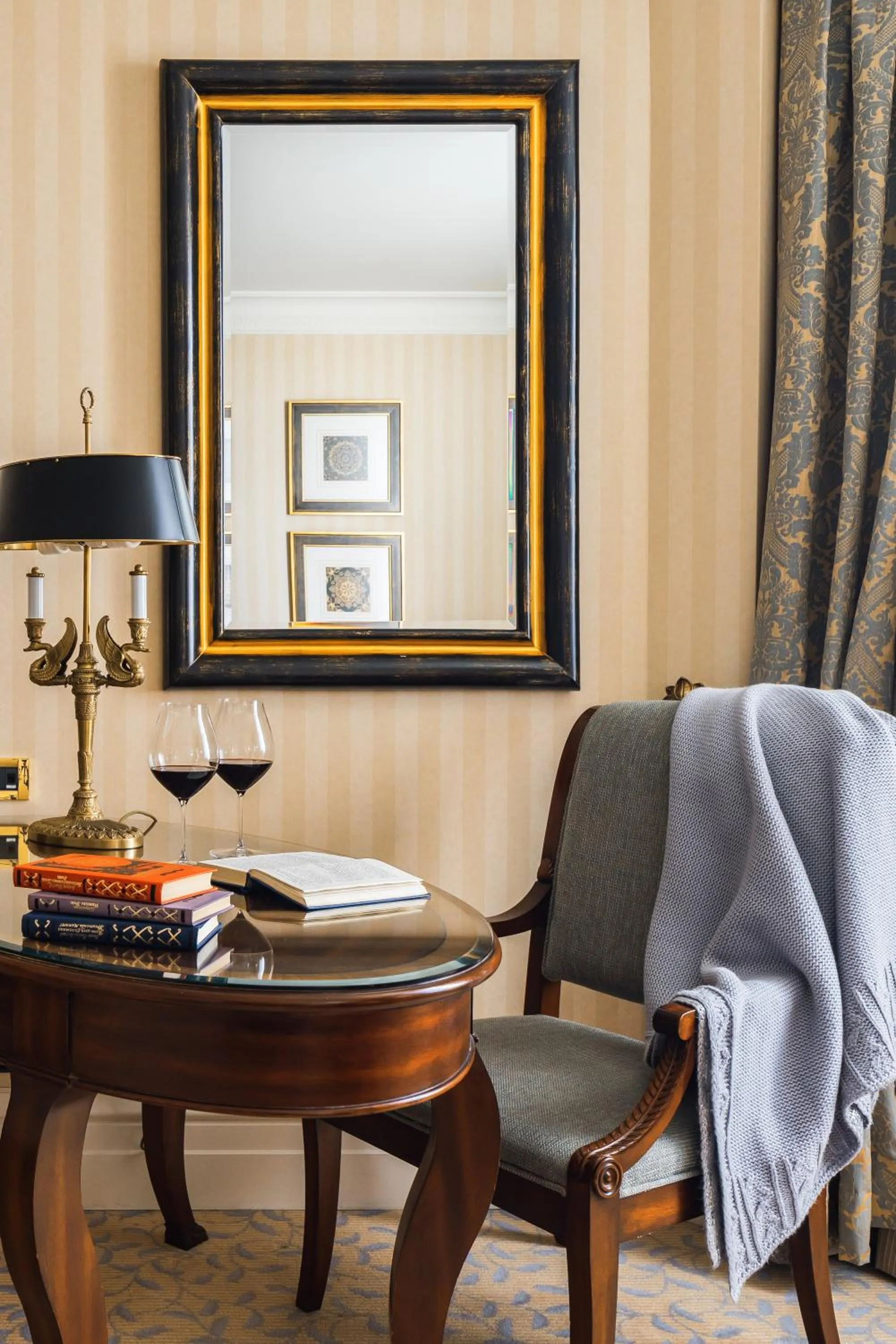 Living room in InterContinental - Kyiv by IHG