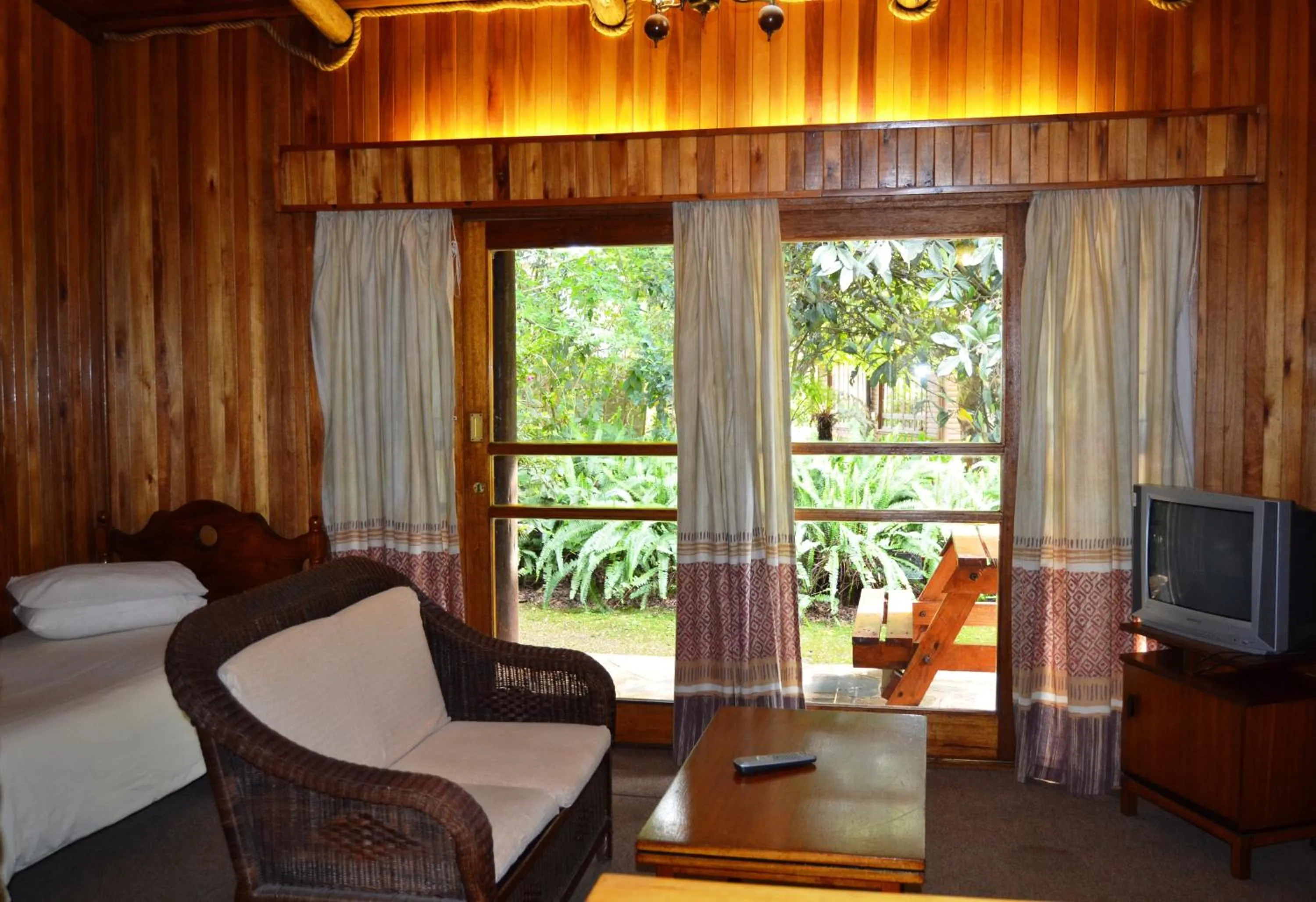 Bed in Log Cabin & Settlers Village