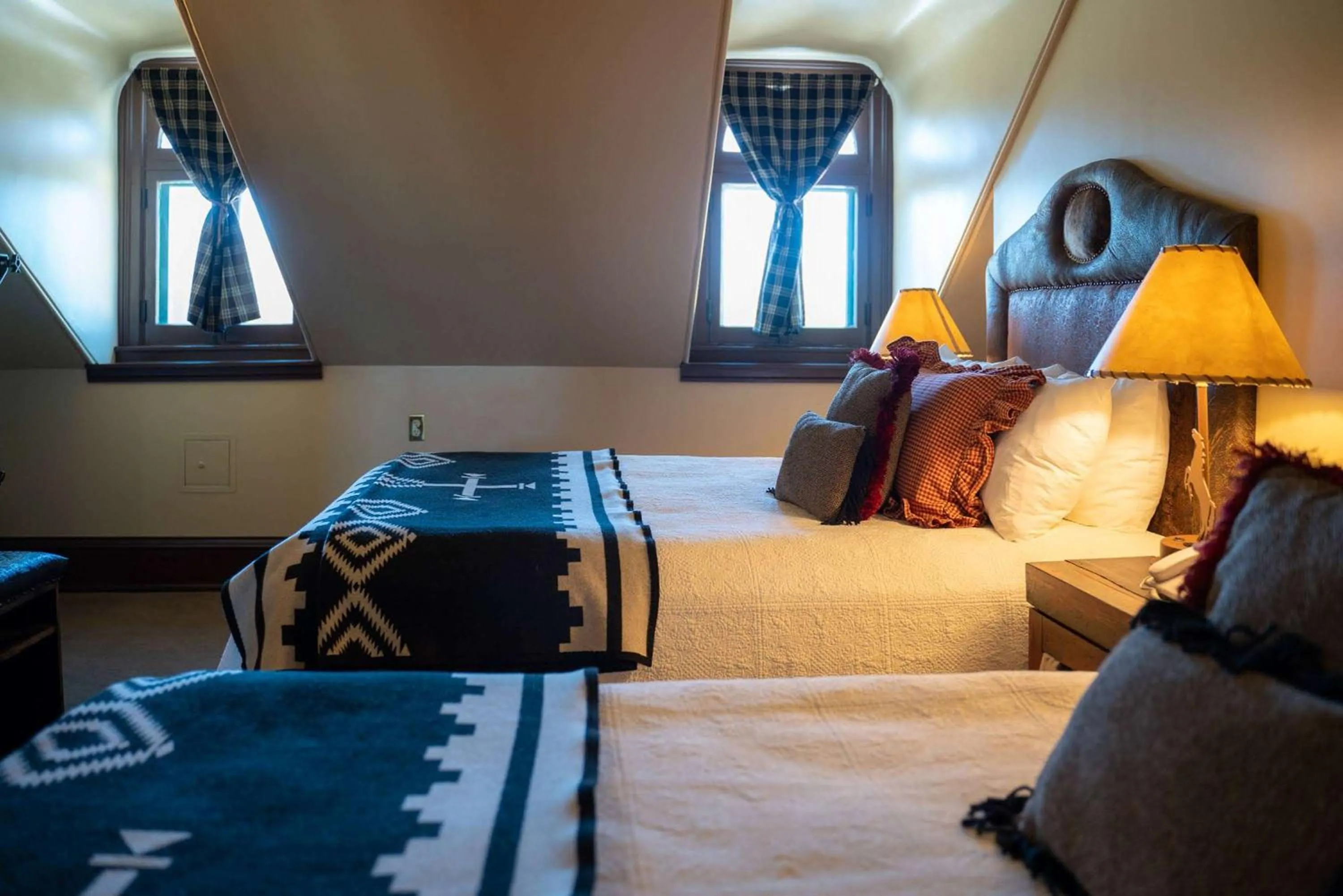 Bedroom, Bed in Sheridan Inn - Best Western Signature Collection