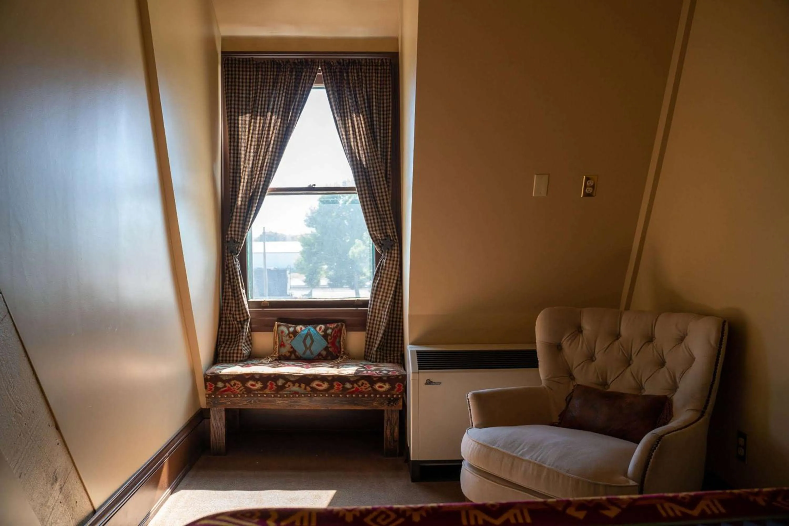 Bedroom in Sheridan Inn - Best Western Signature Collection