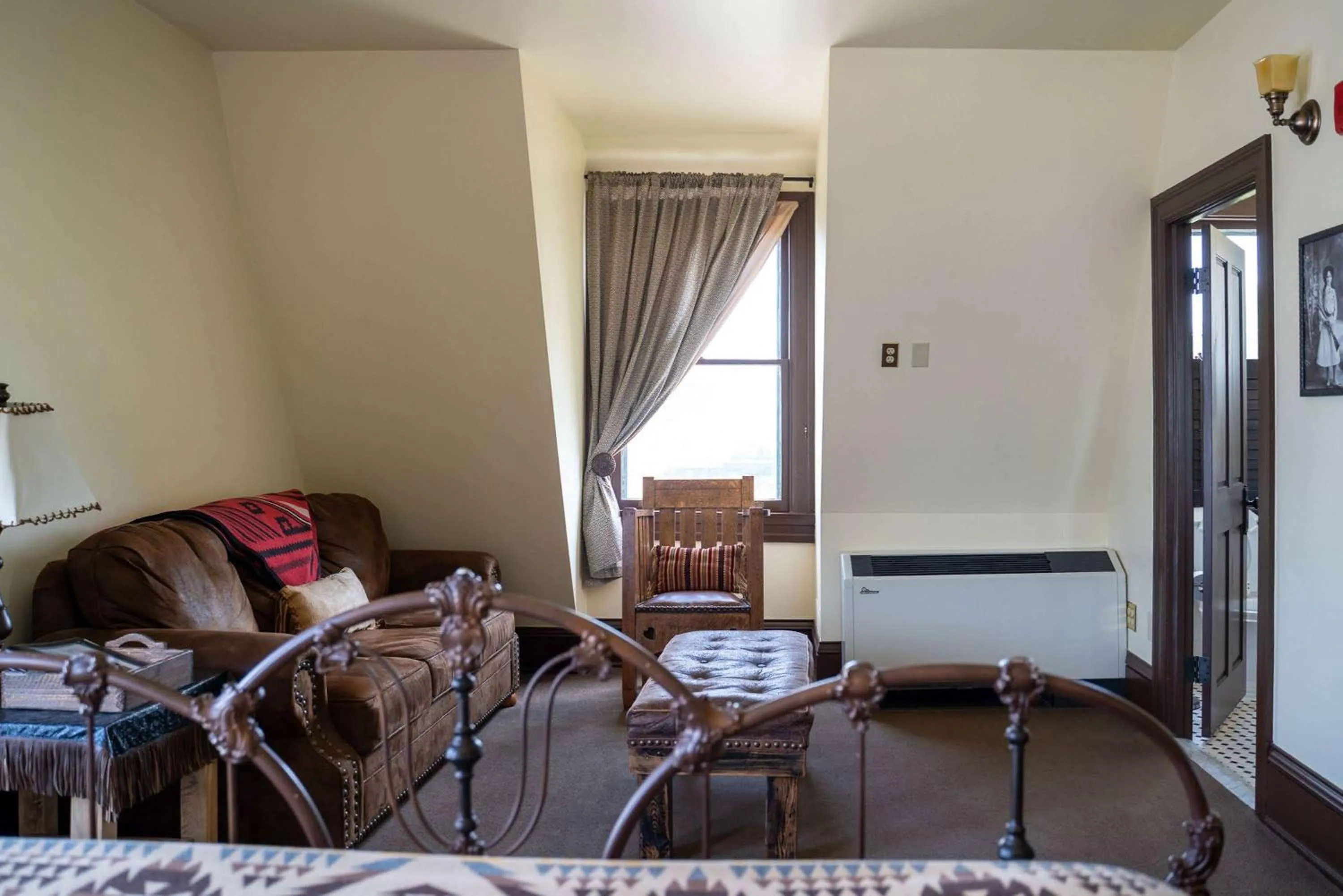 Bedroom in Sheridan Inn - Best Western Signature Collection