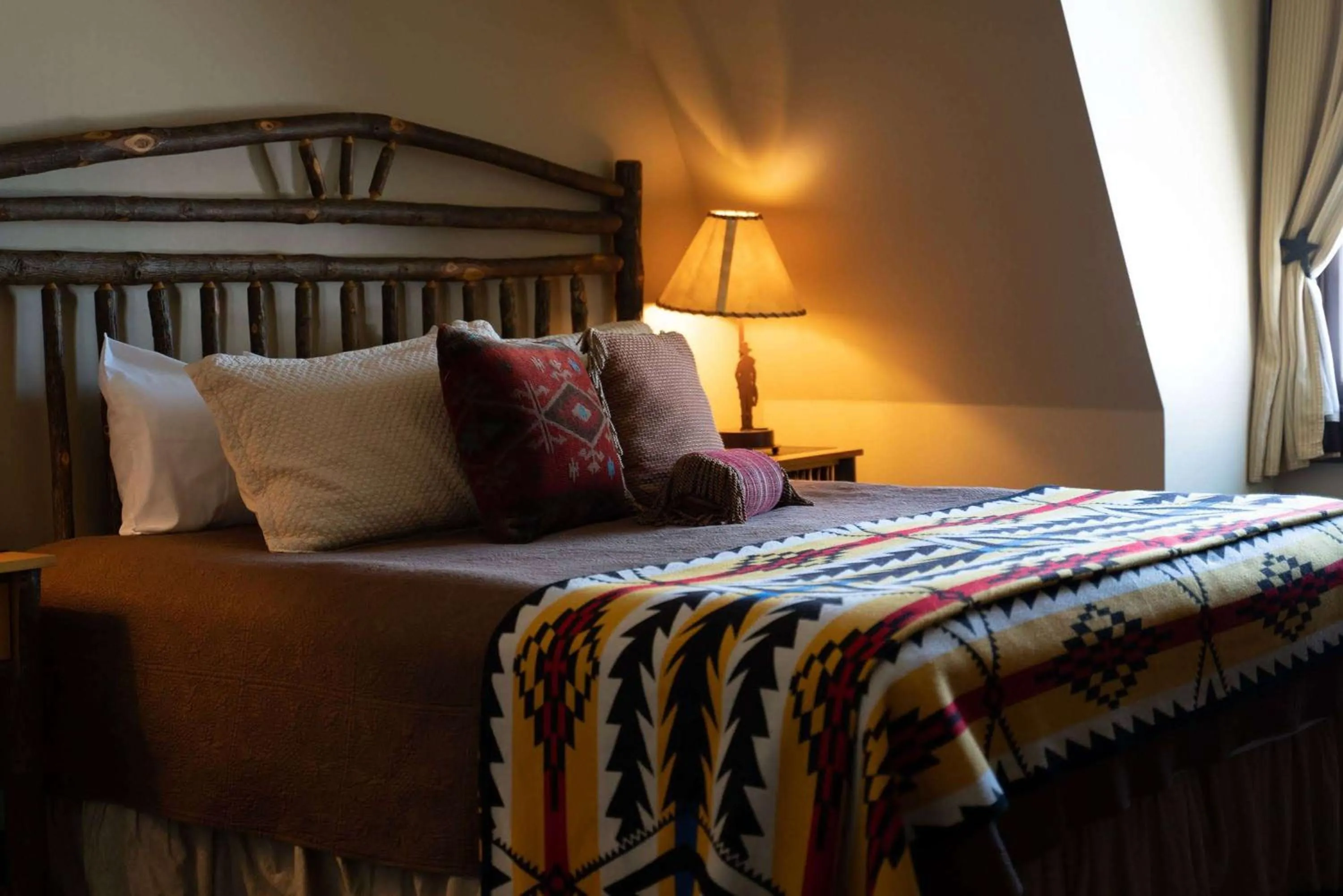 Bedroom, Bed in Sheridan Inn - Best Western Signature Collection