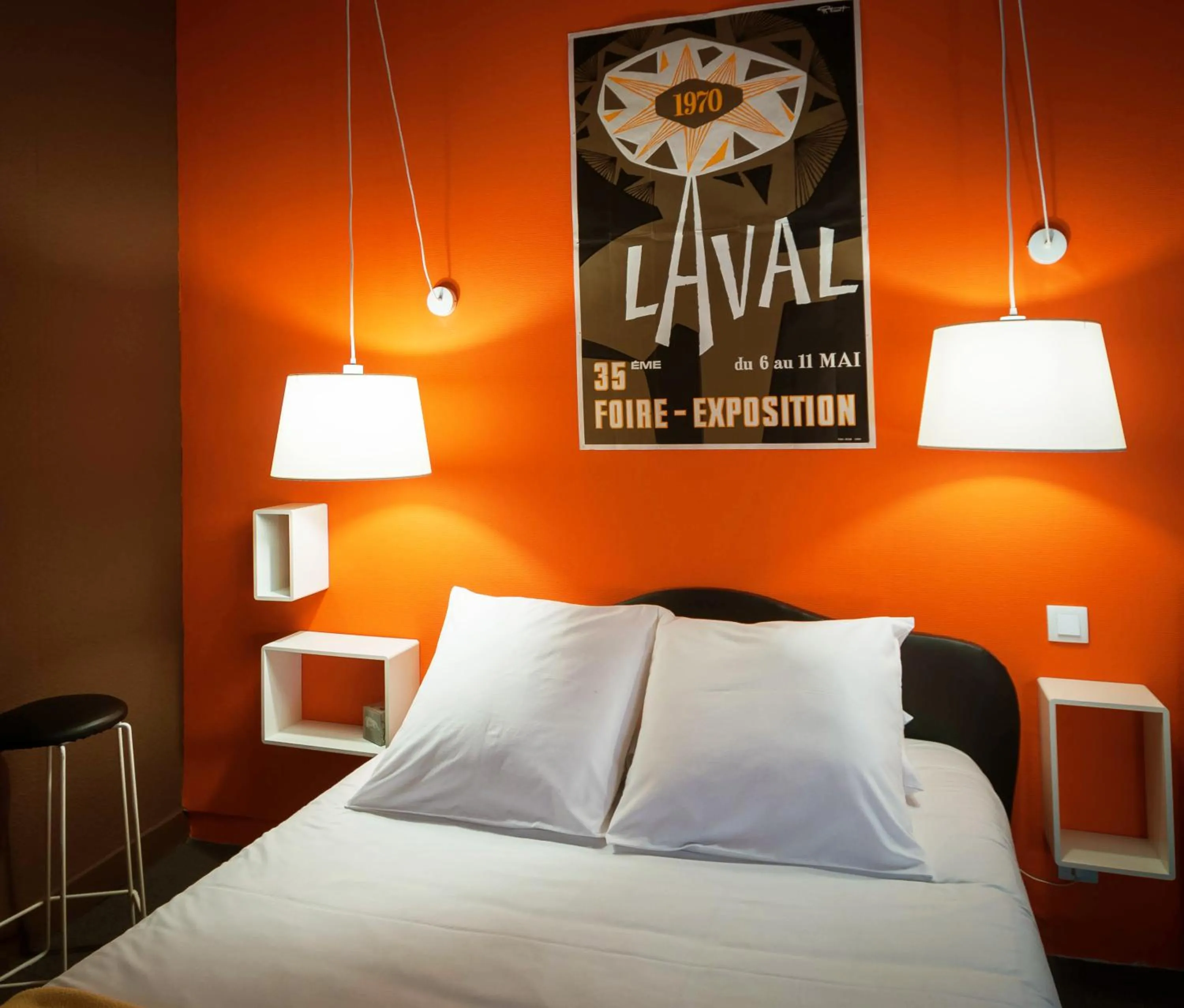 Photo of the whole room, Bed in Hotel Auberge des Remparts