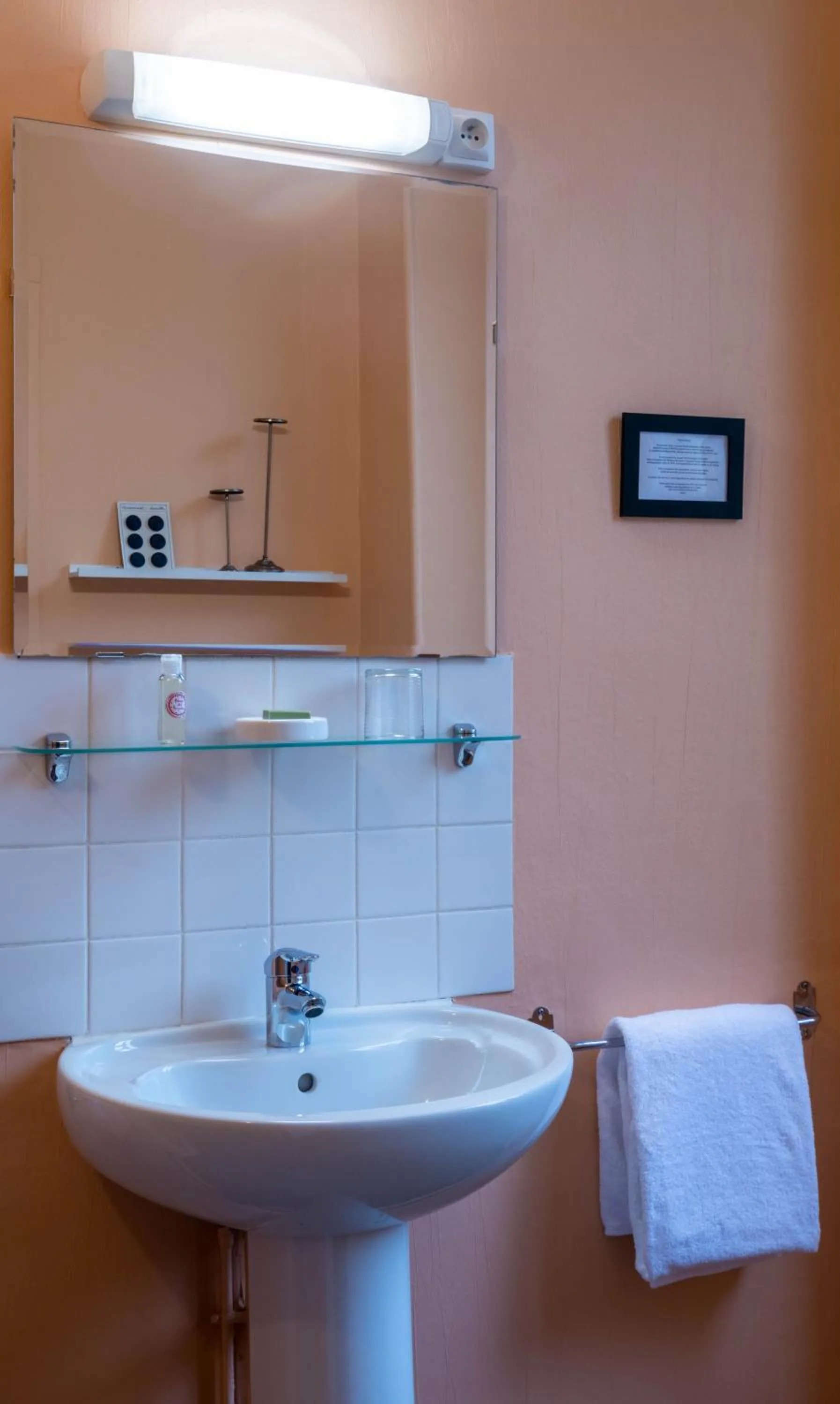 Bathroom in Hotel Auberge des Remparts