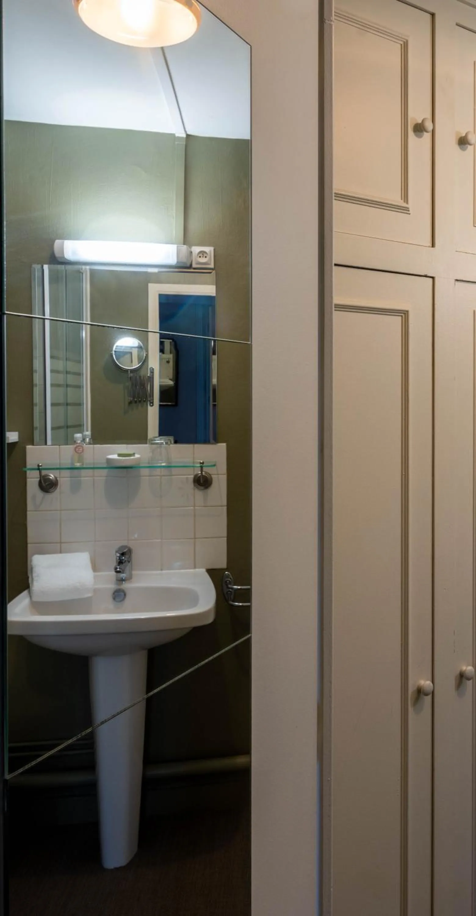 Bathroom in Hotel Auberge des Remparts
