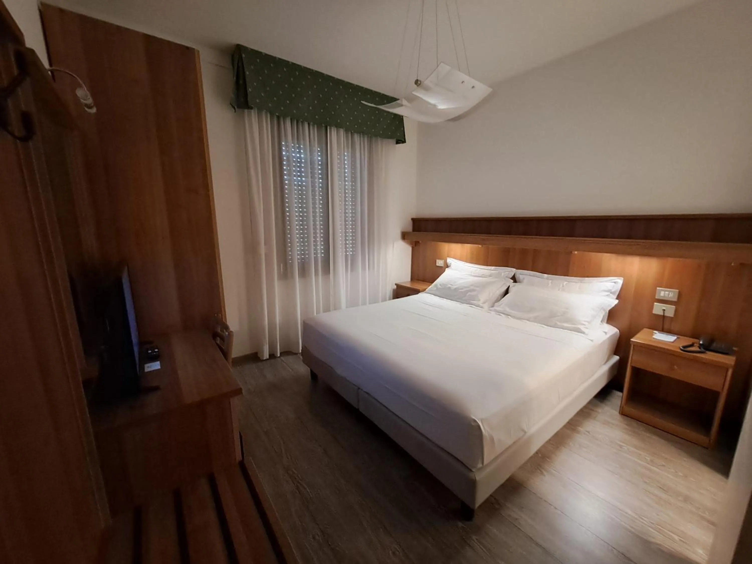 Bedroom, Bed in Hotel Alla Dolina