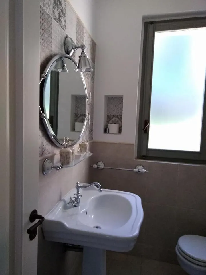 Toilet in Trulli Villa Gloria
