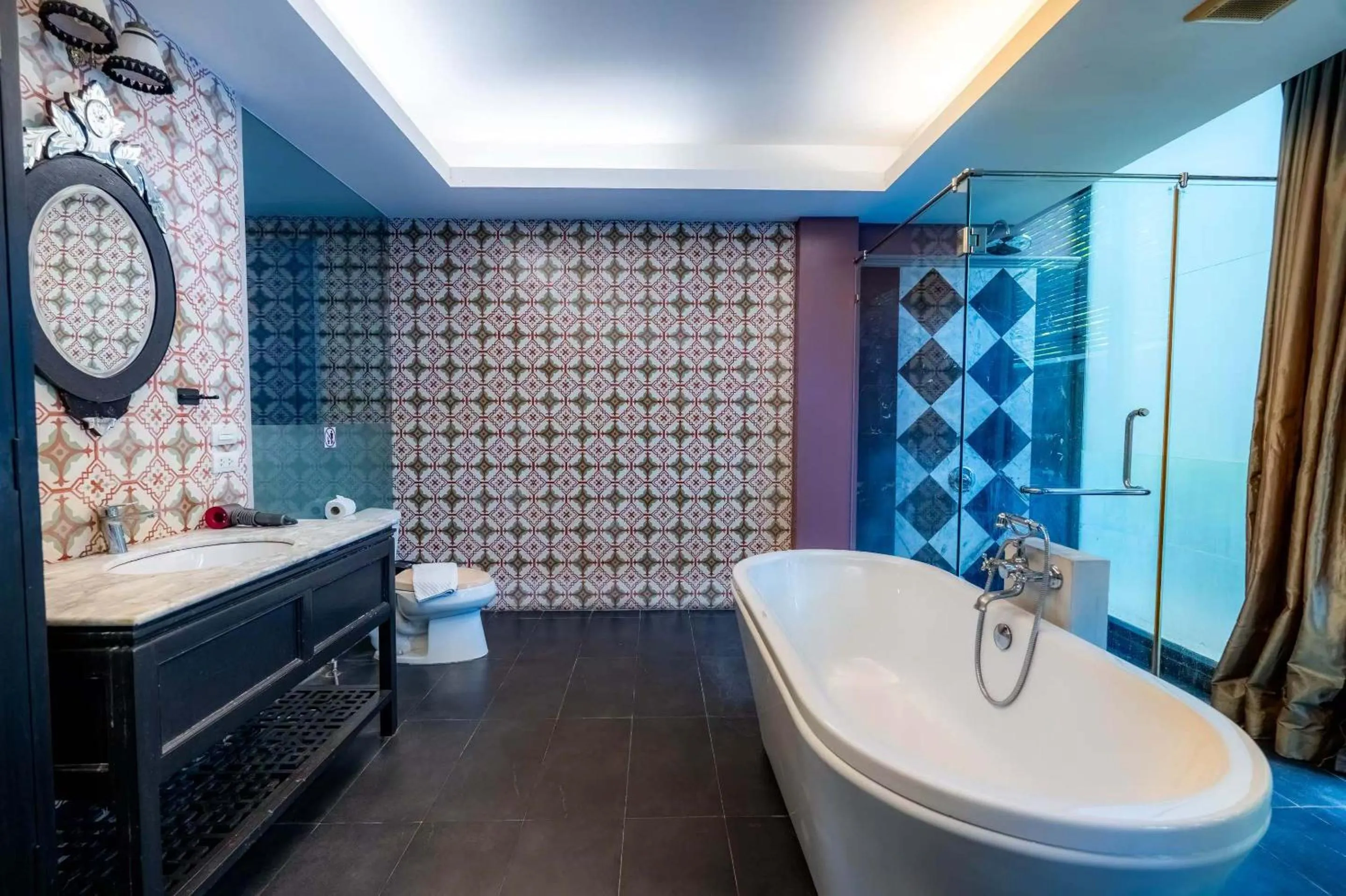 Bath in See Sea Villa Phuket SHA