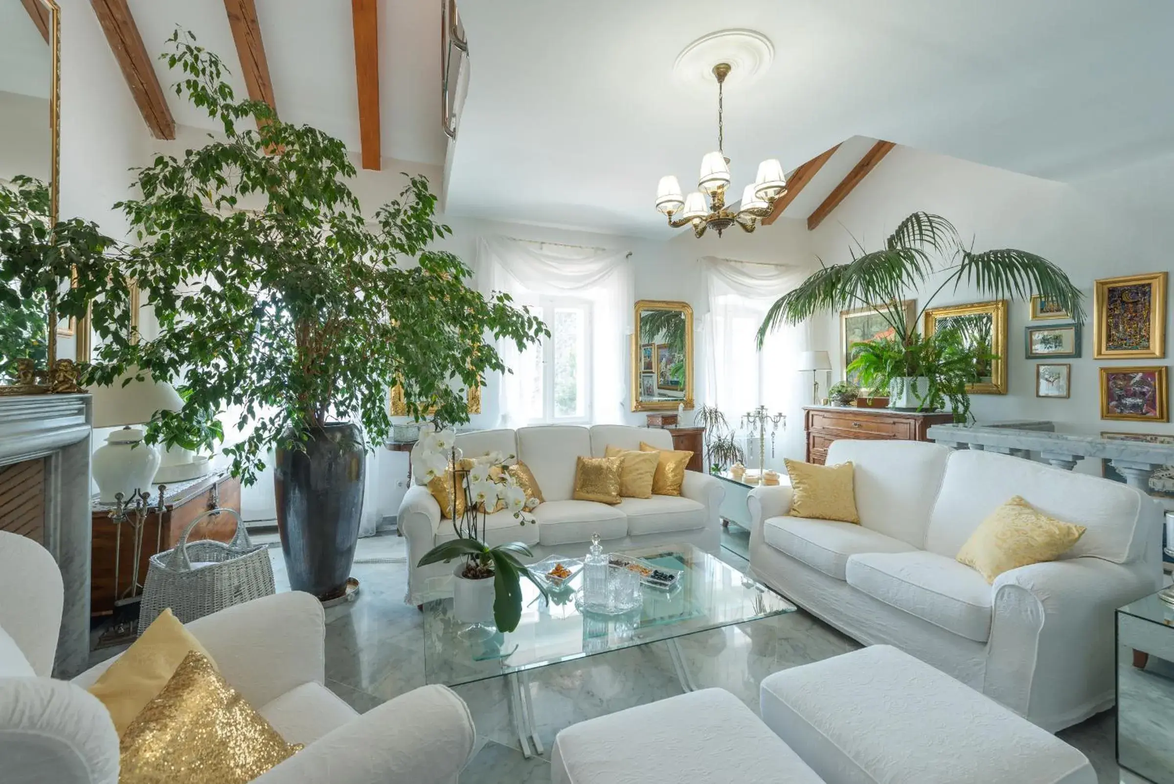 Luxury Old Town Apartment with breathtaking sea view Luxury Old Town Apartment with breathtaking sea view
