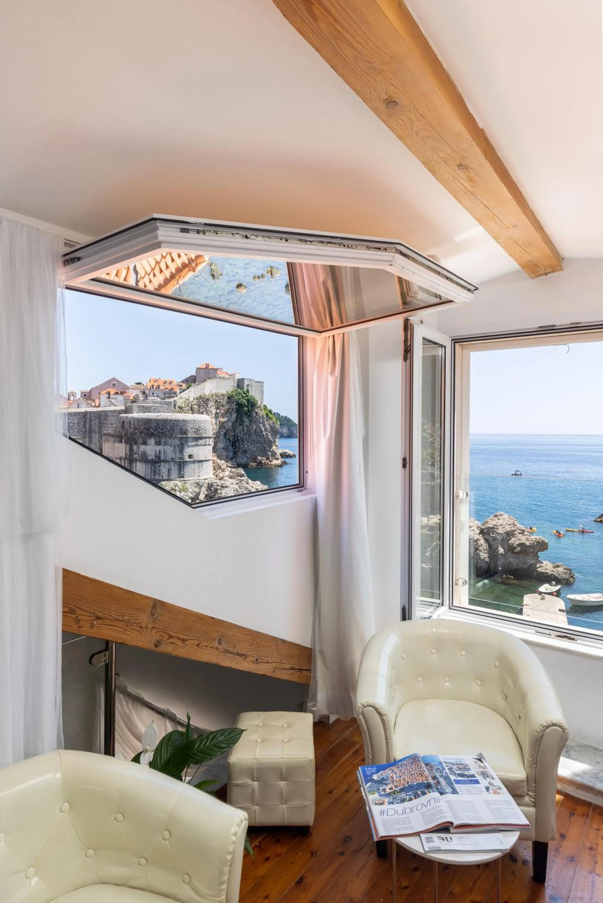 Luxury Old Town Apartment with breathtaking sea view