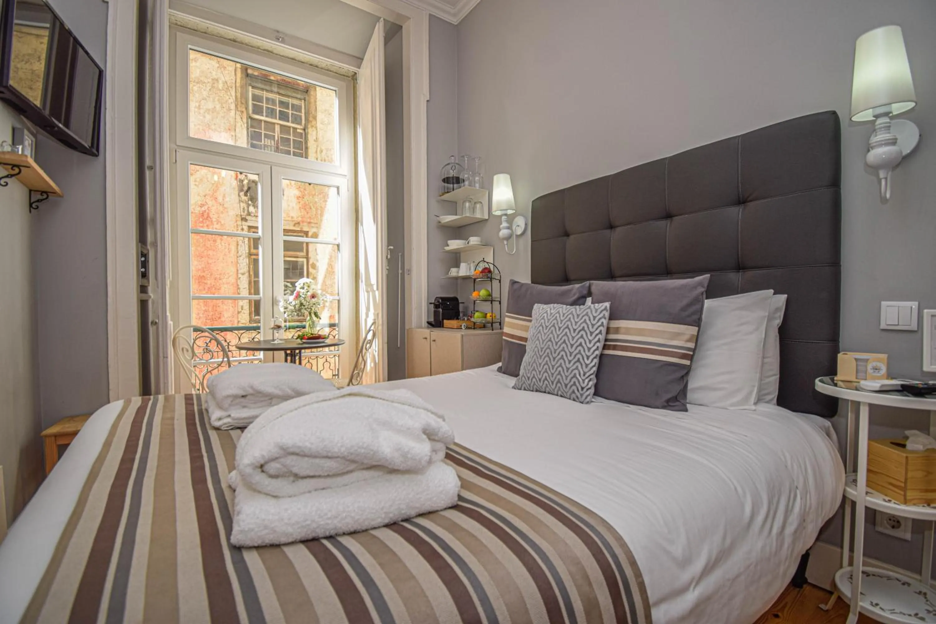 Bed in B in B Lisbon Downtown Suites