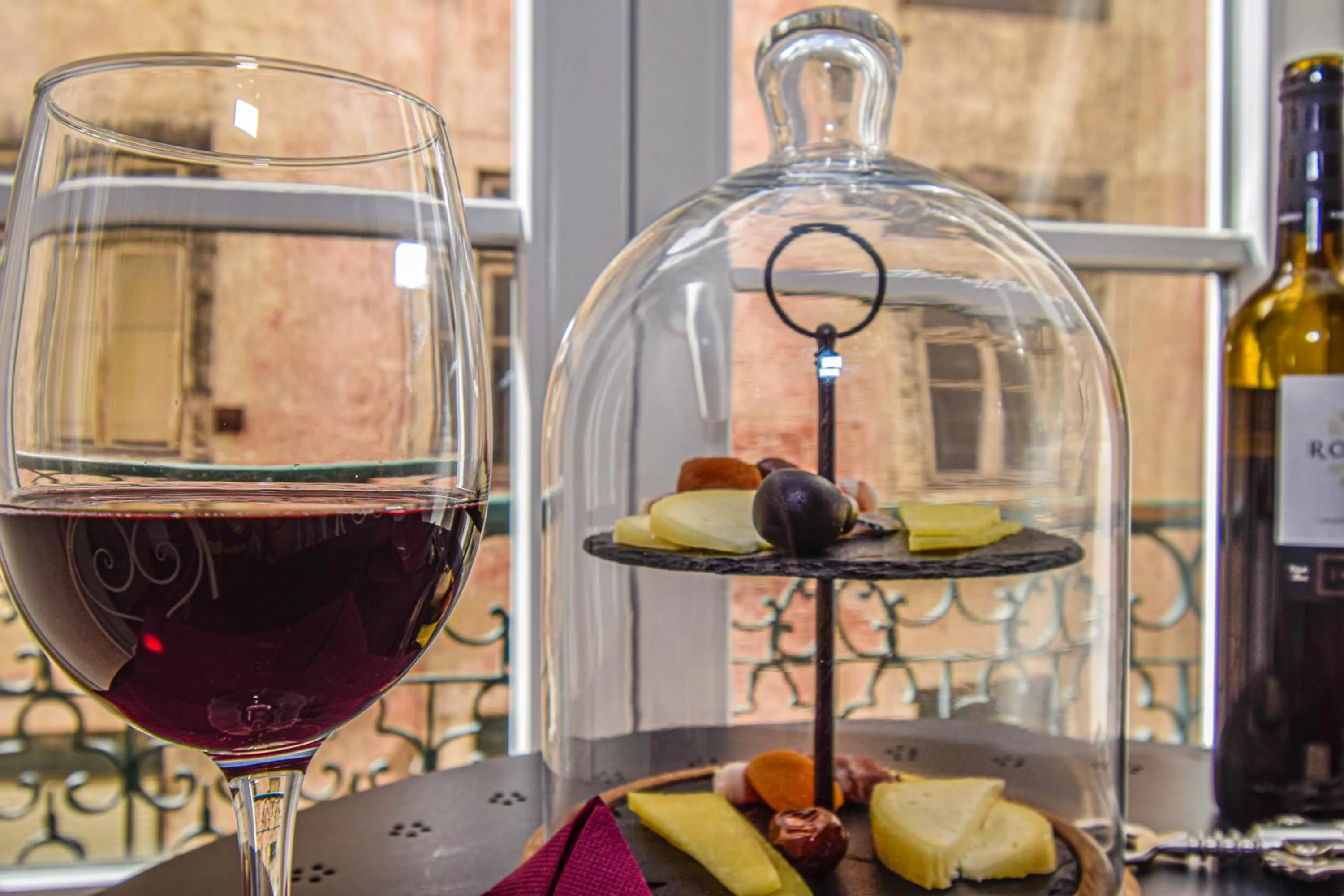 Food and drinks in B in B Lisbon Downtown Suites