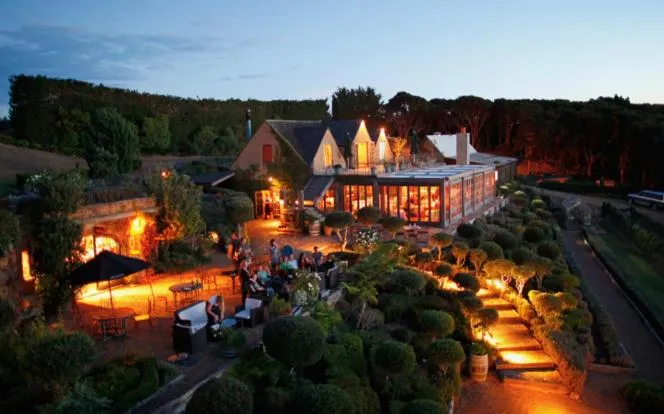 Restaurant/places to eat in The Lodge at Mudbrick
