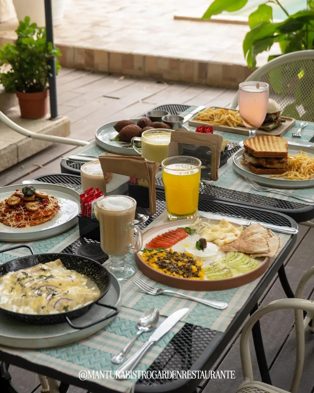 Restaurant/places to eat in Hotel & Suites Arges - Centro Chetumal