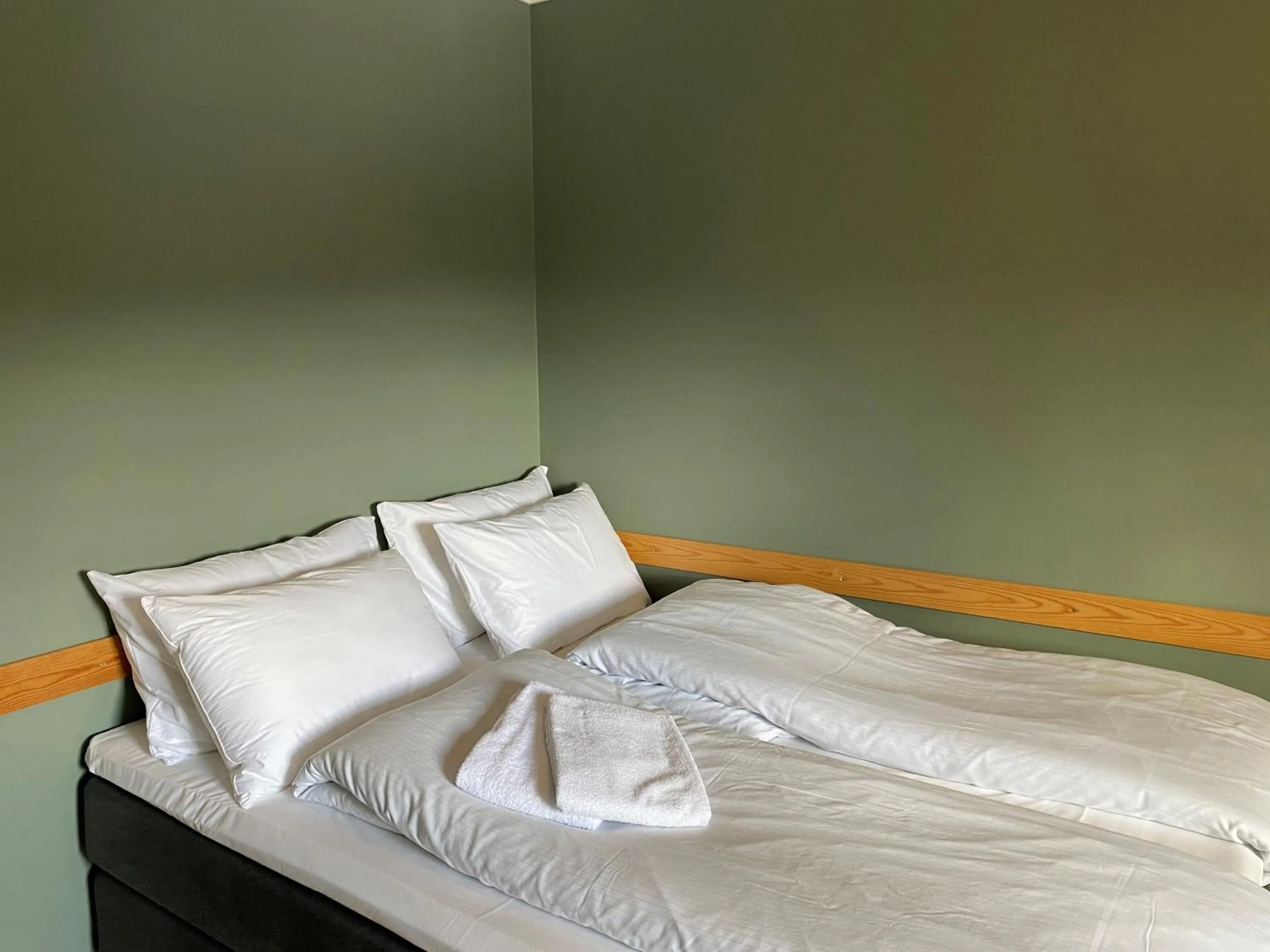 Photo of the whole room, Bed in HI Sjoa