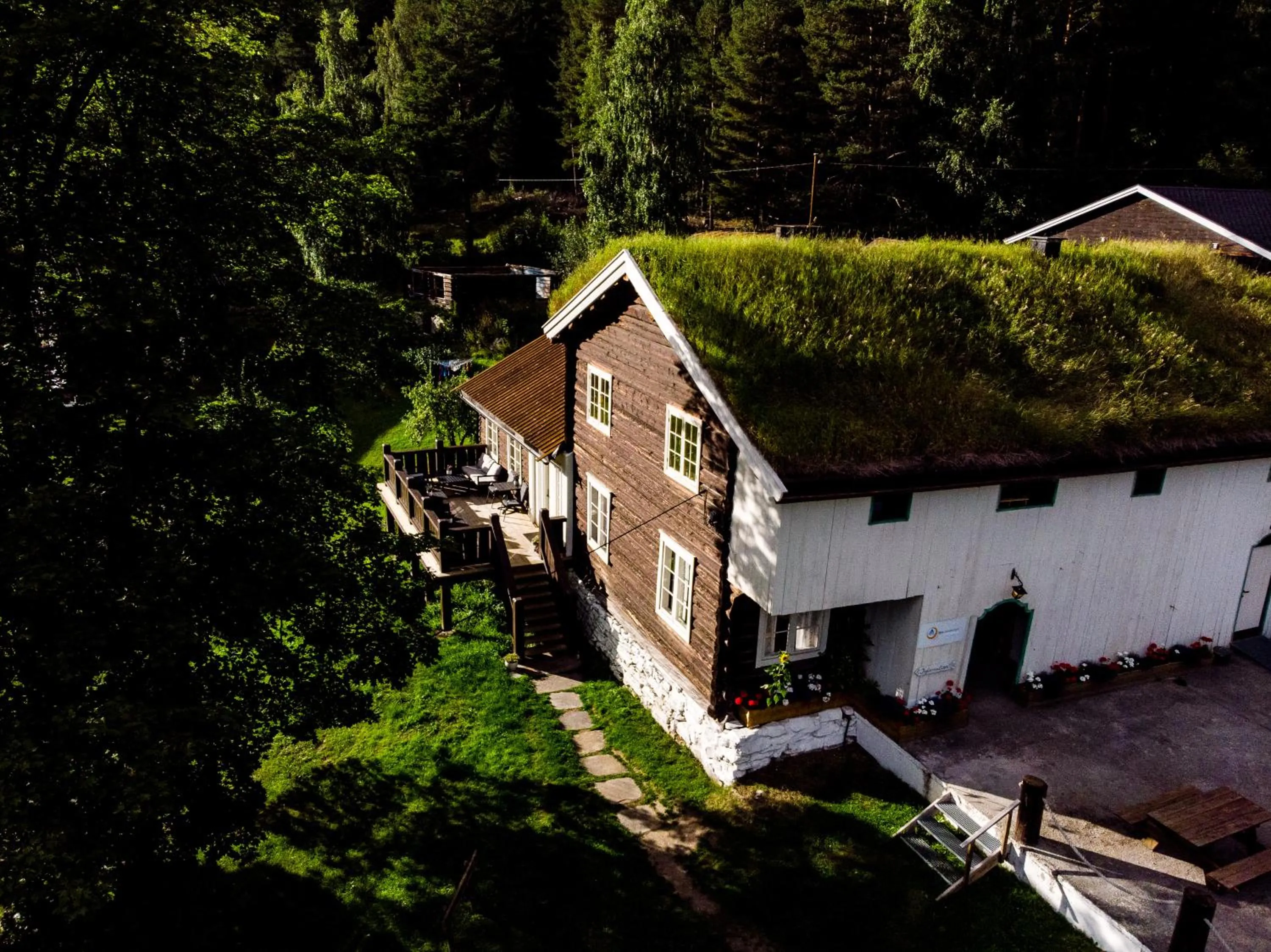 Restaurant/places to eat in HI Sjoa