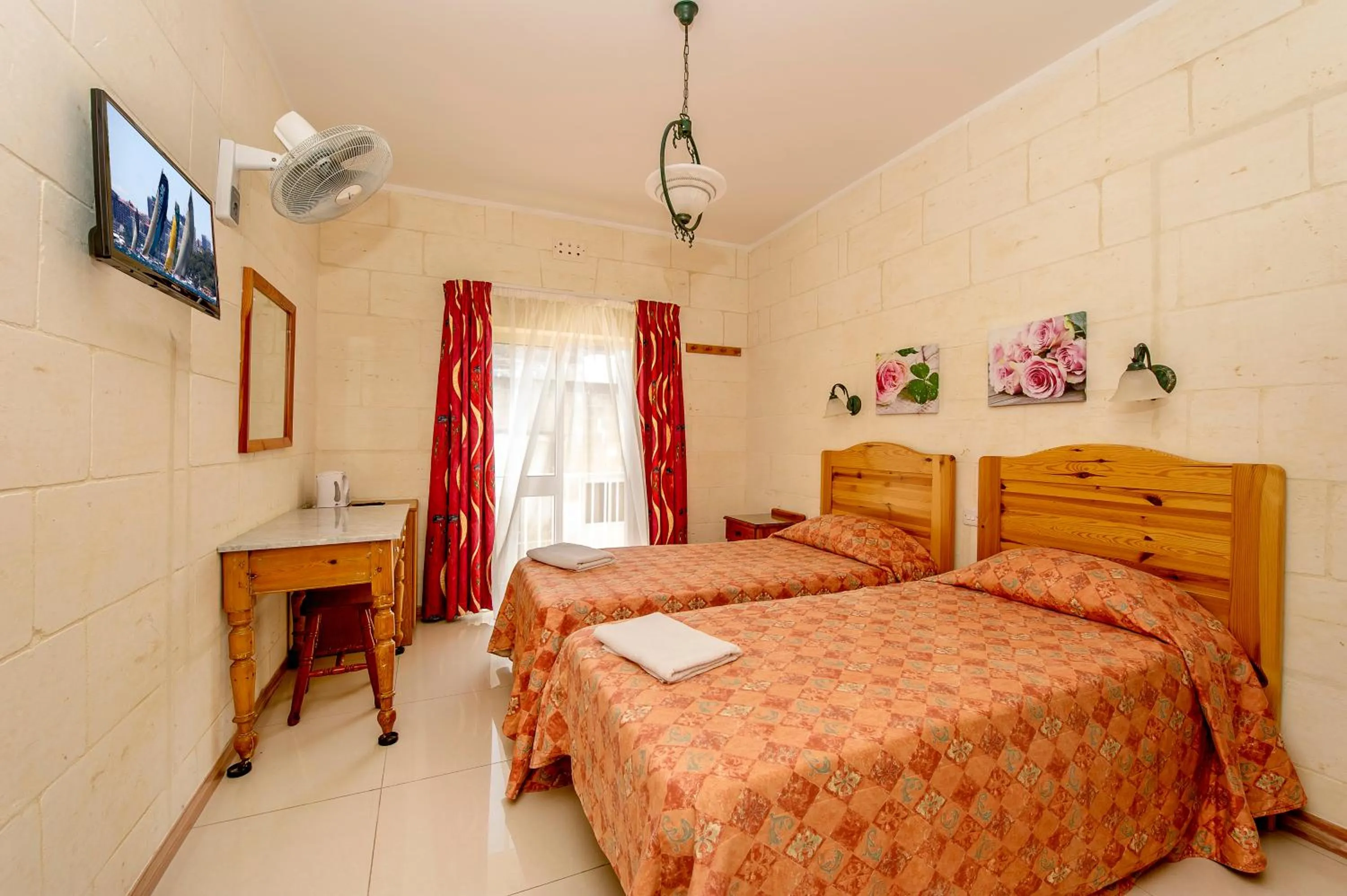 Bed in Lantern Guest House