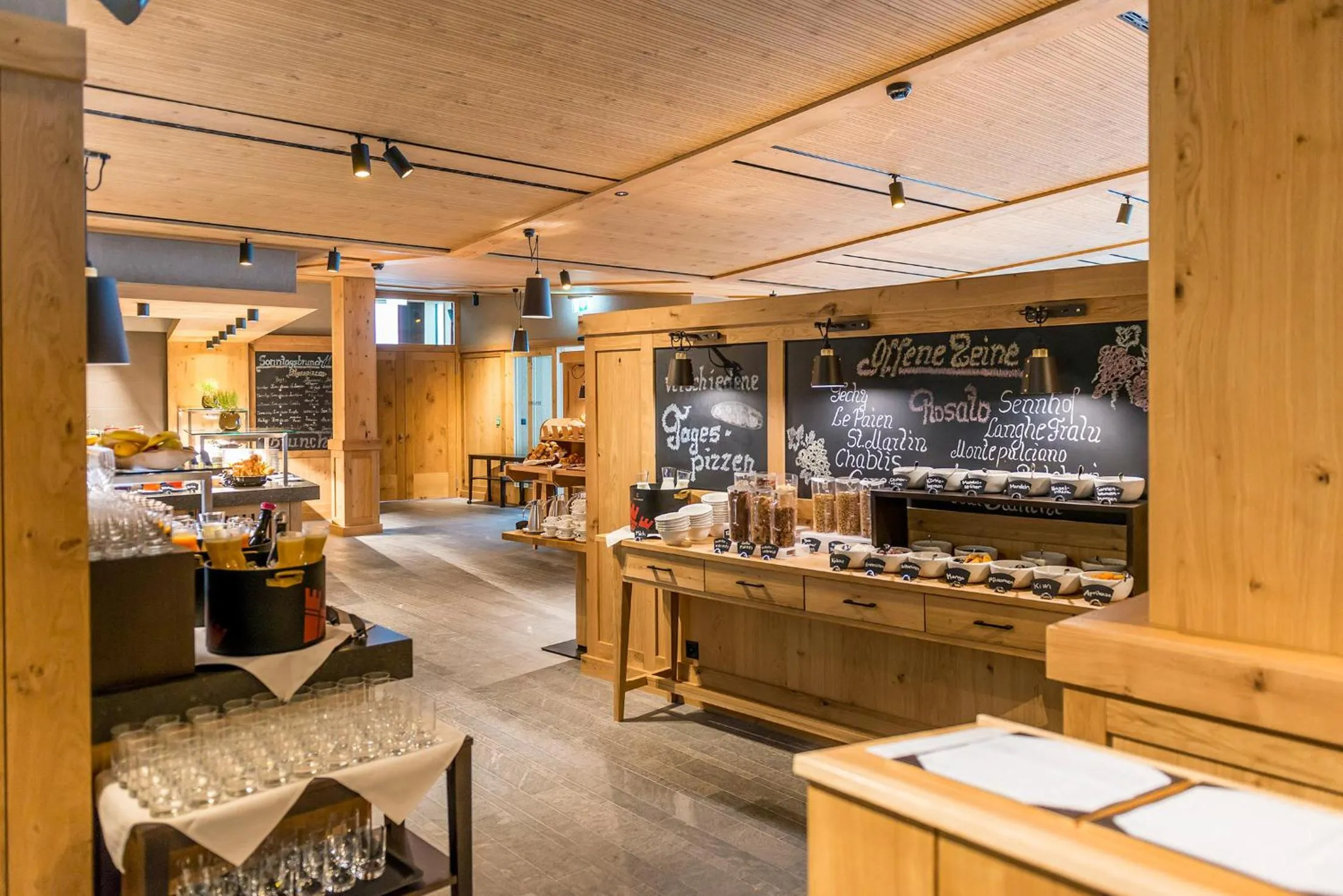 Restaurant/places to eat in Frutt Mountain Resort