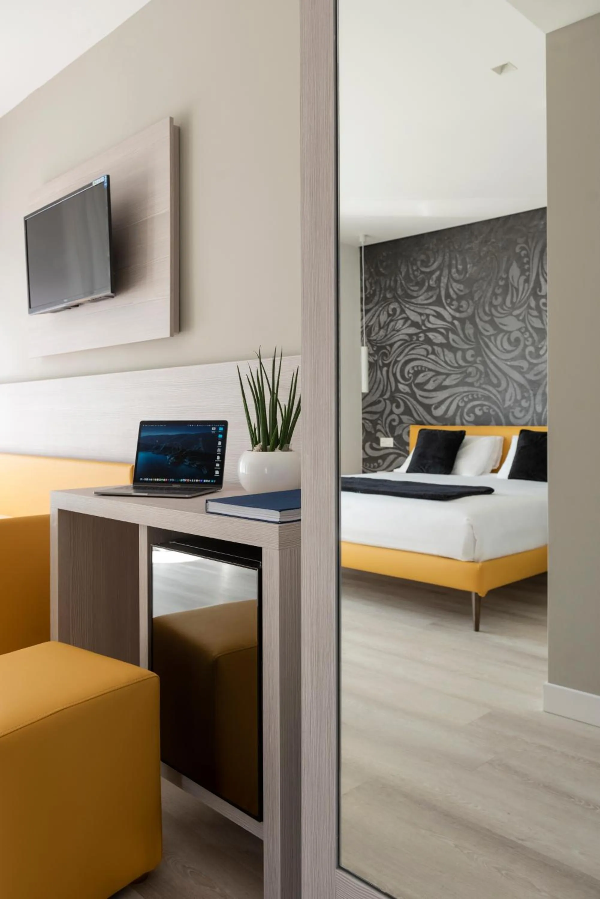 Bedroom, Bed in Hotel Delle Rose