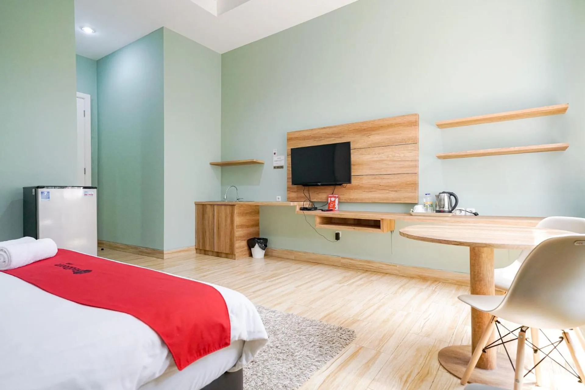 Bedroom in RedDoorz Premium near RS Pondok Indah