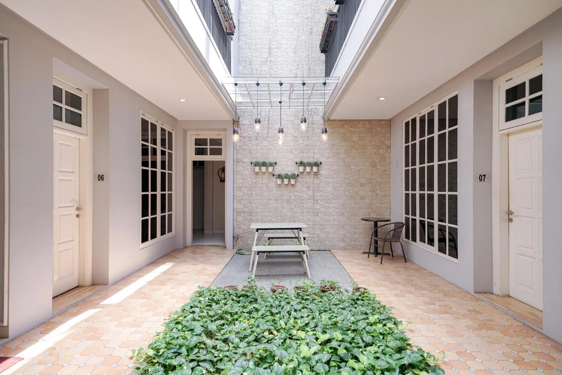 Patio in RedDoorz Premium near RS Pondok Indah