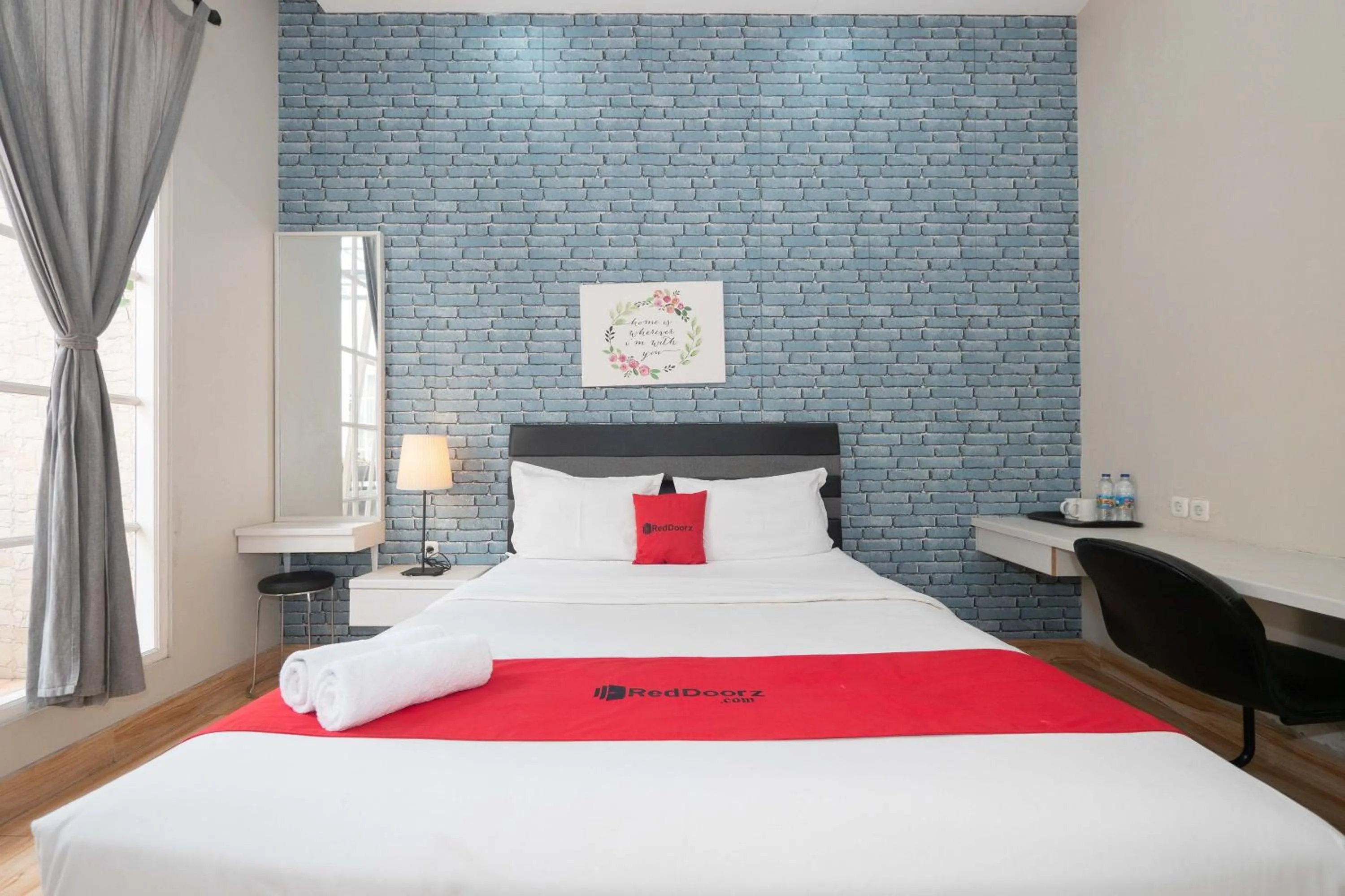Bed in RedDoorz Premium near RS Pondok Indah