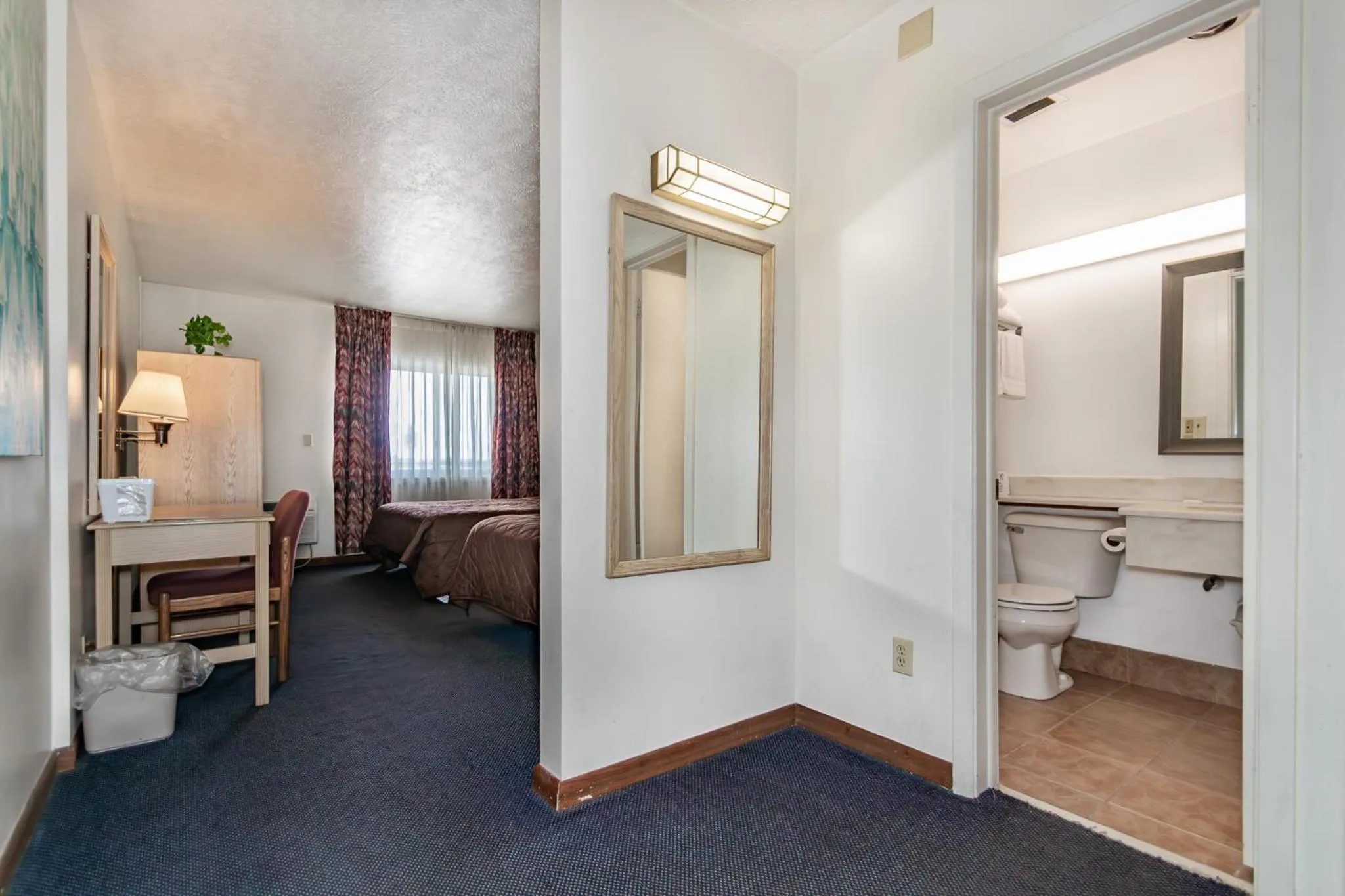 Photo of the whole room, Bed in Americas Best Value Inn Ashtabula/Austinburg