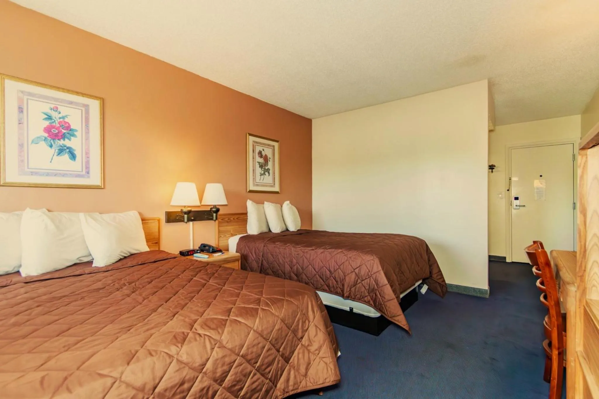 Photo of the whole room, Bed in Americas Best Value Inn Ashtabula/Austinburg