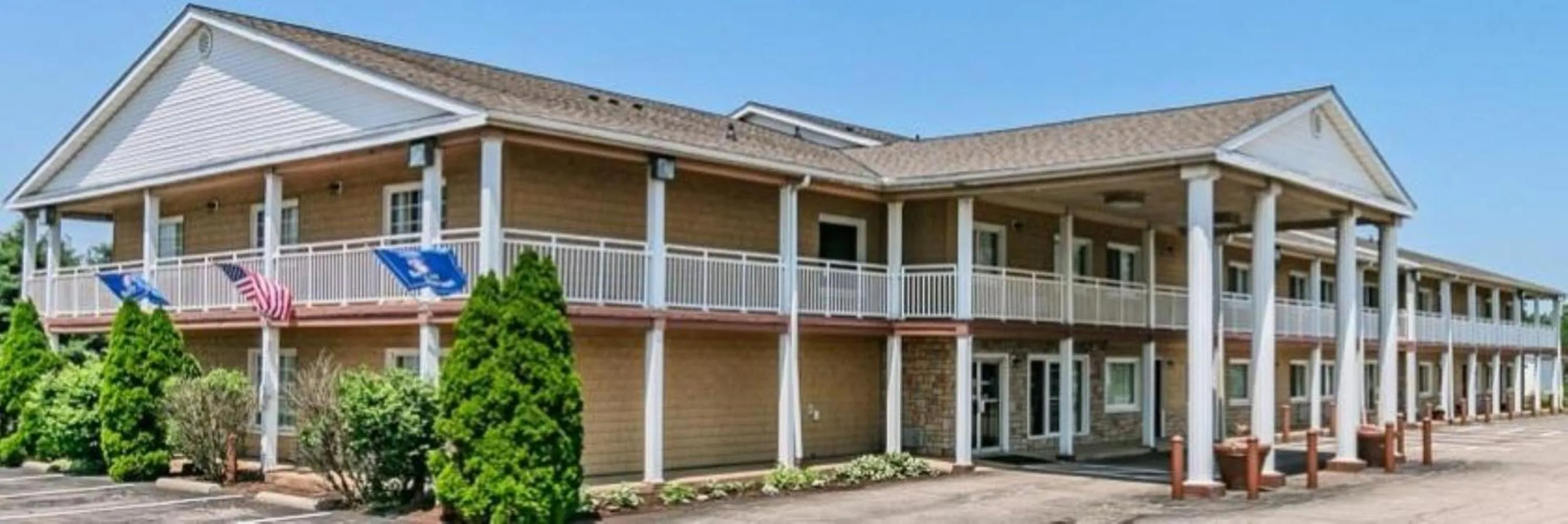 Property building in Americas Best Value Inn Ashtabula/Austinburg