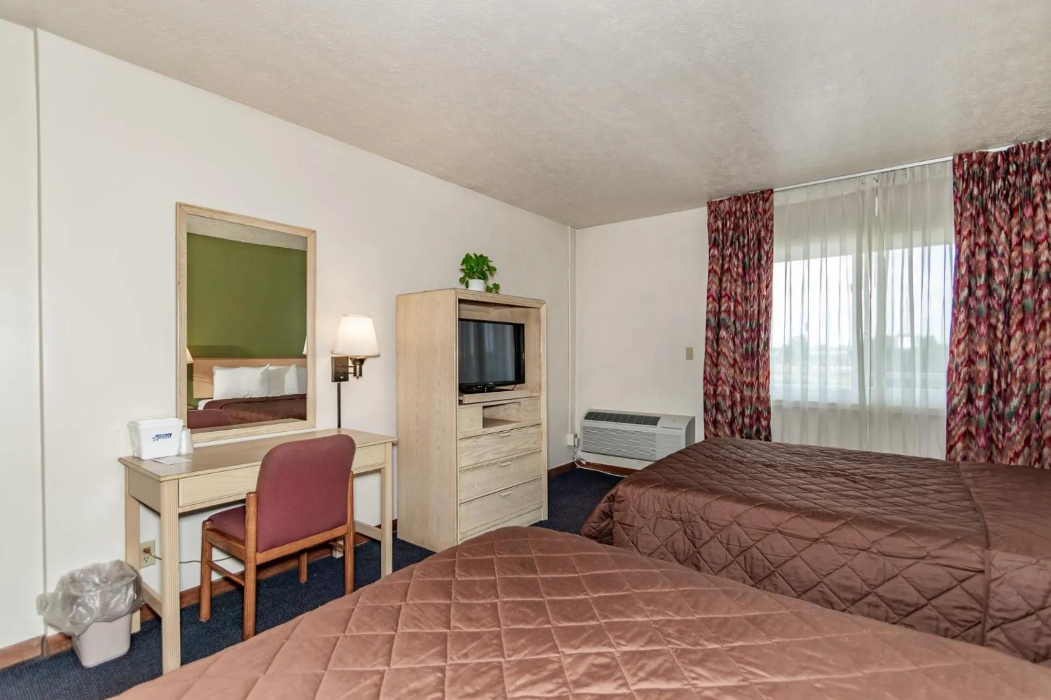 Photo of the whole room, Bed in Americas Best Value Inn Ashtabula/Austinburg