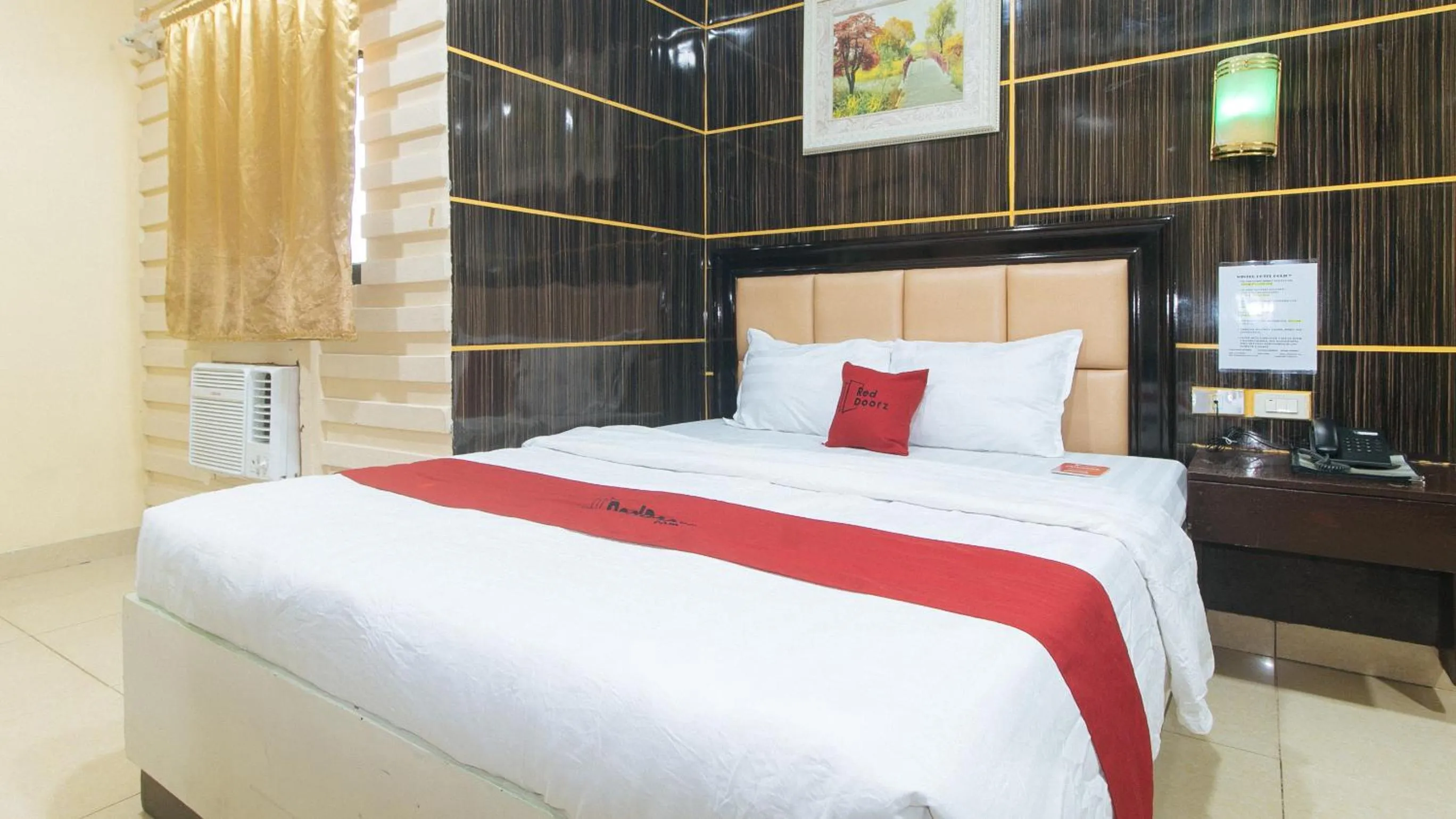 Bed in RedDoorz at Winter Hotel Araneta