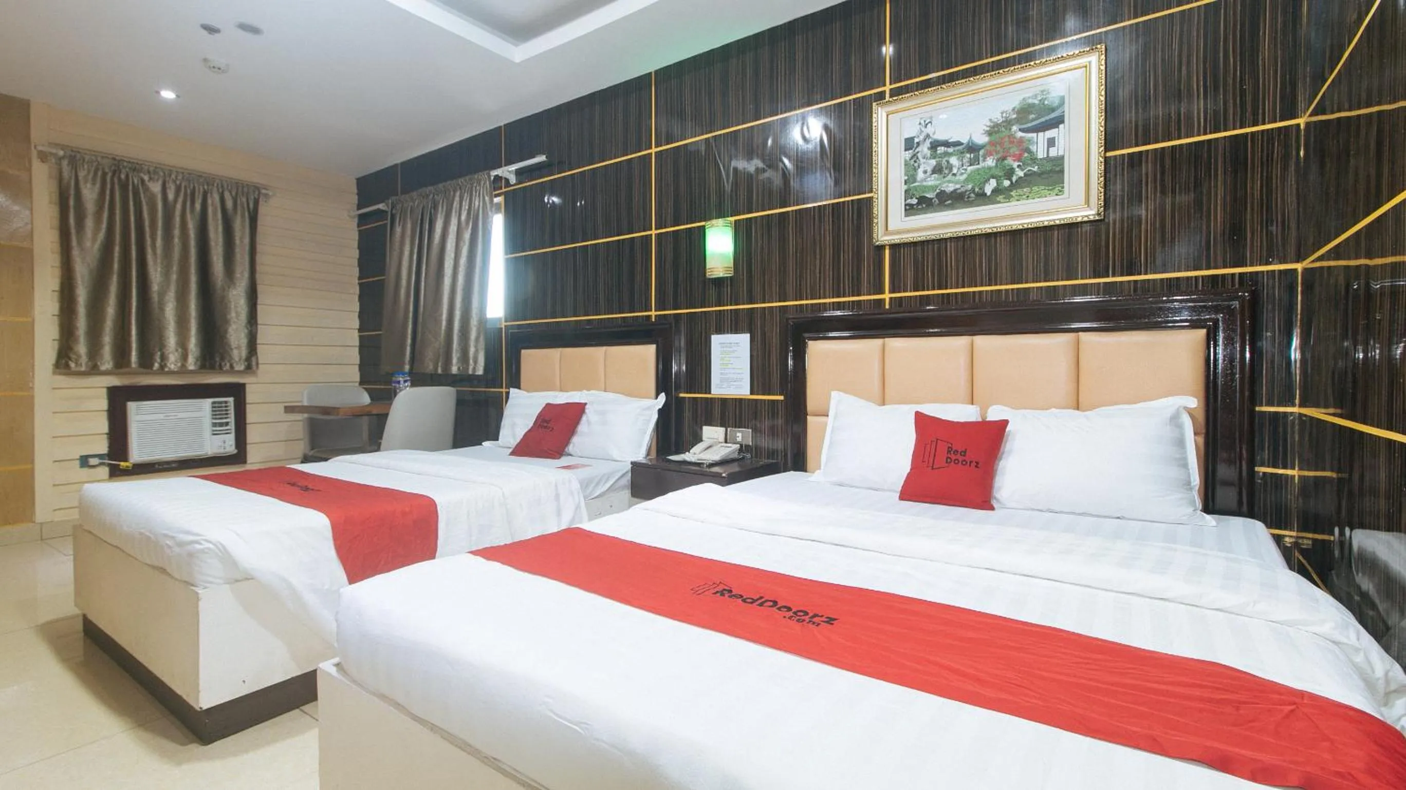 Bed in RedDoorz at Winter Hotel Araneta