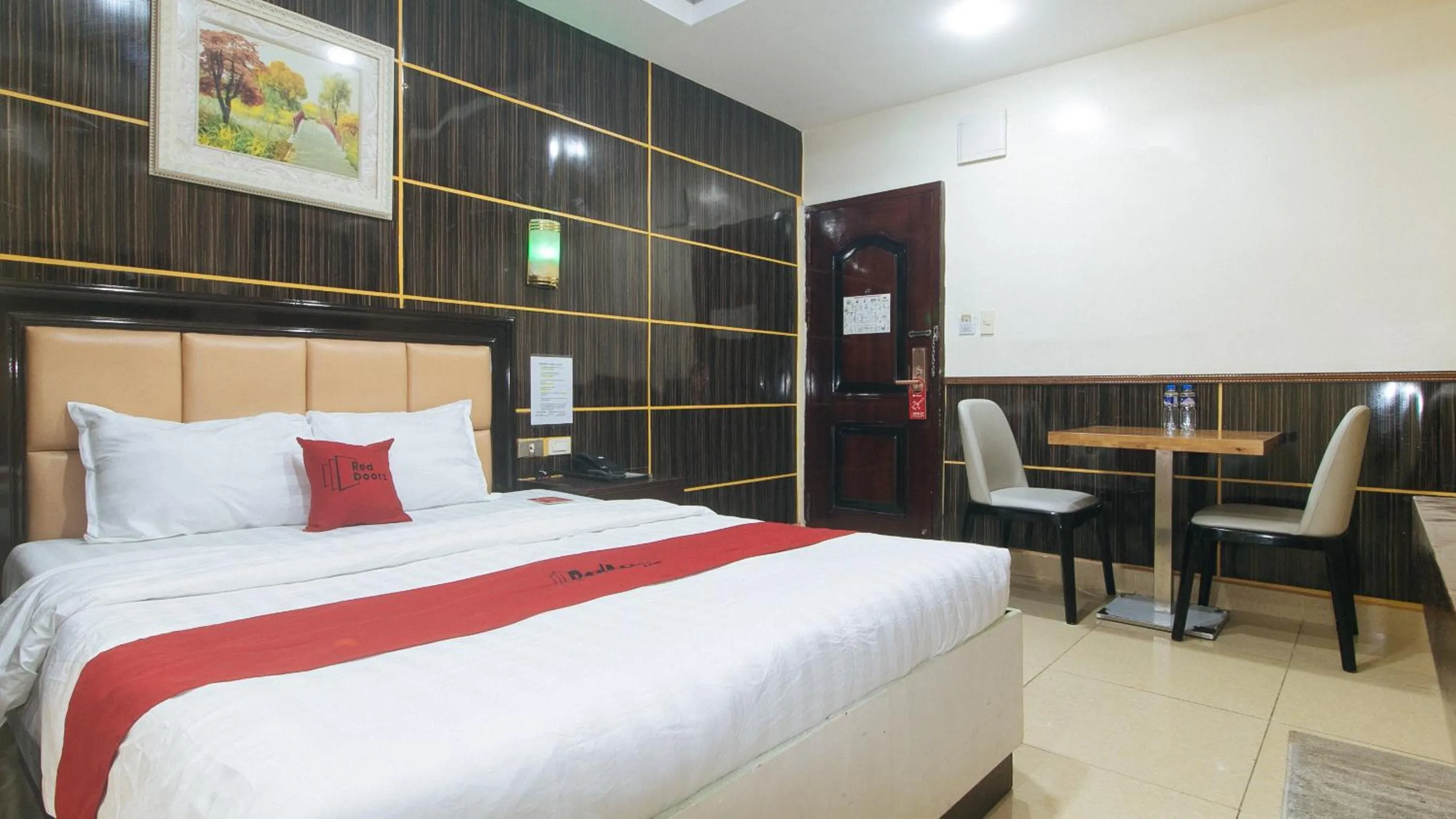 Bed in RedDoorz at Winter Hotel Araneta