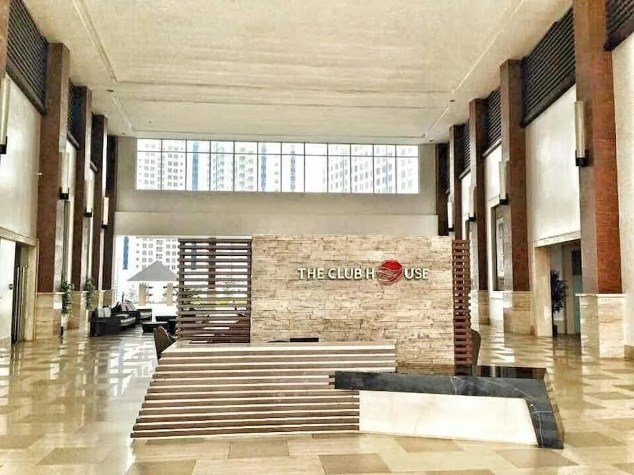 Lobby or reception in Wind Residences by SMCo